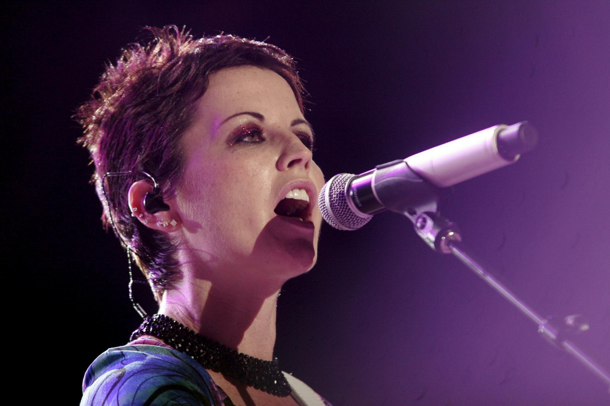 Dolores O Riordan, HD wallpapers, Achtergronden, 2050x1370 HD Desktop