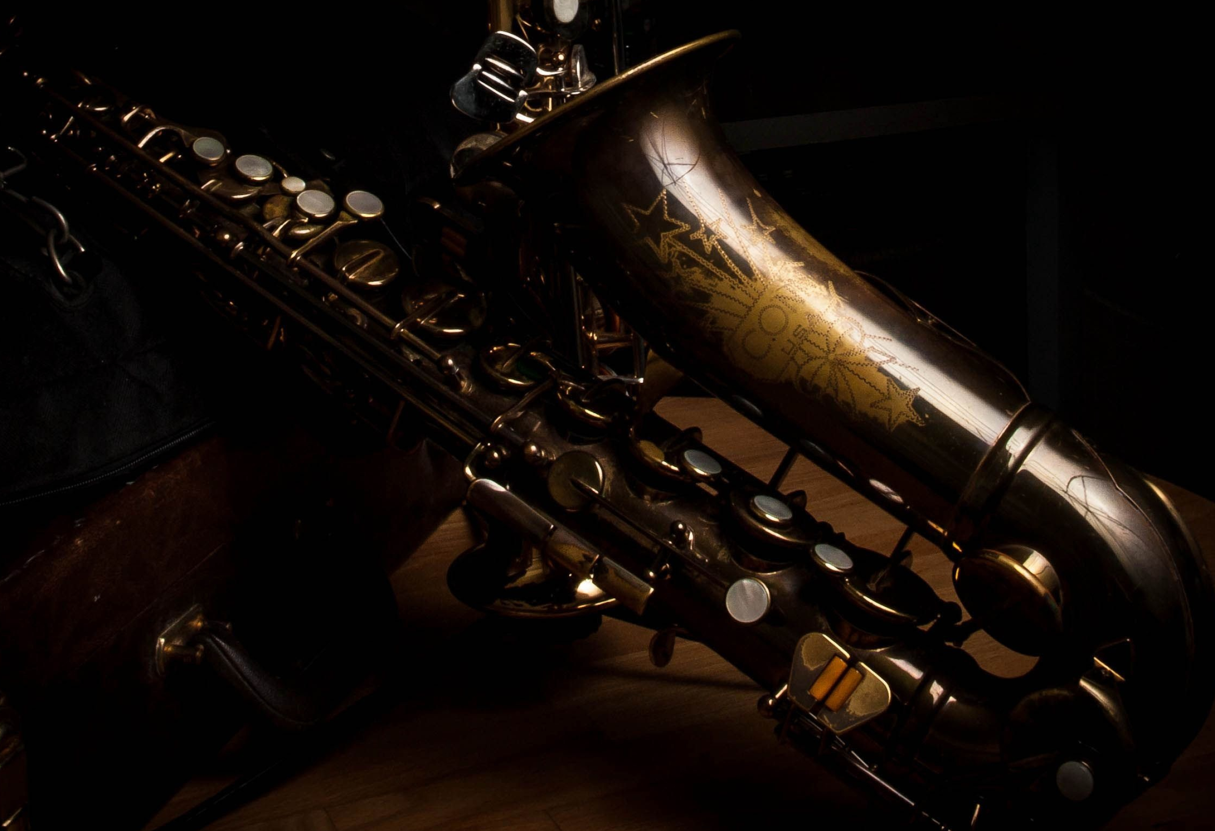 Saxophone, Sci-fi spaceship, Musical instrument, Science fiction, 2500x1710 HD Desktop