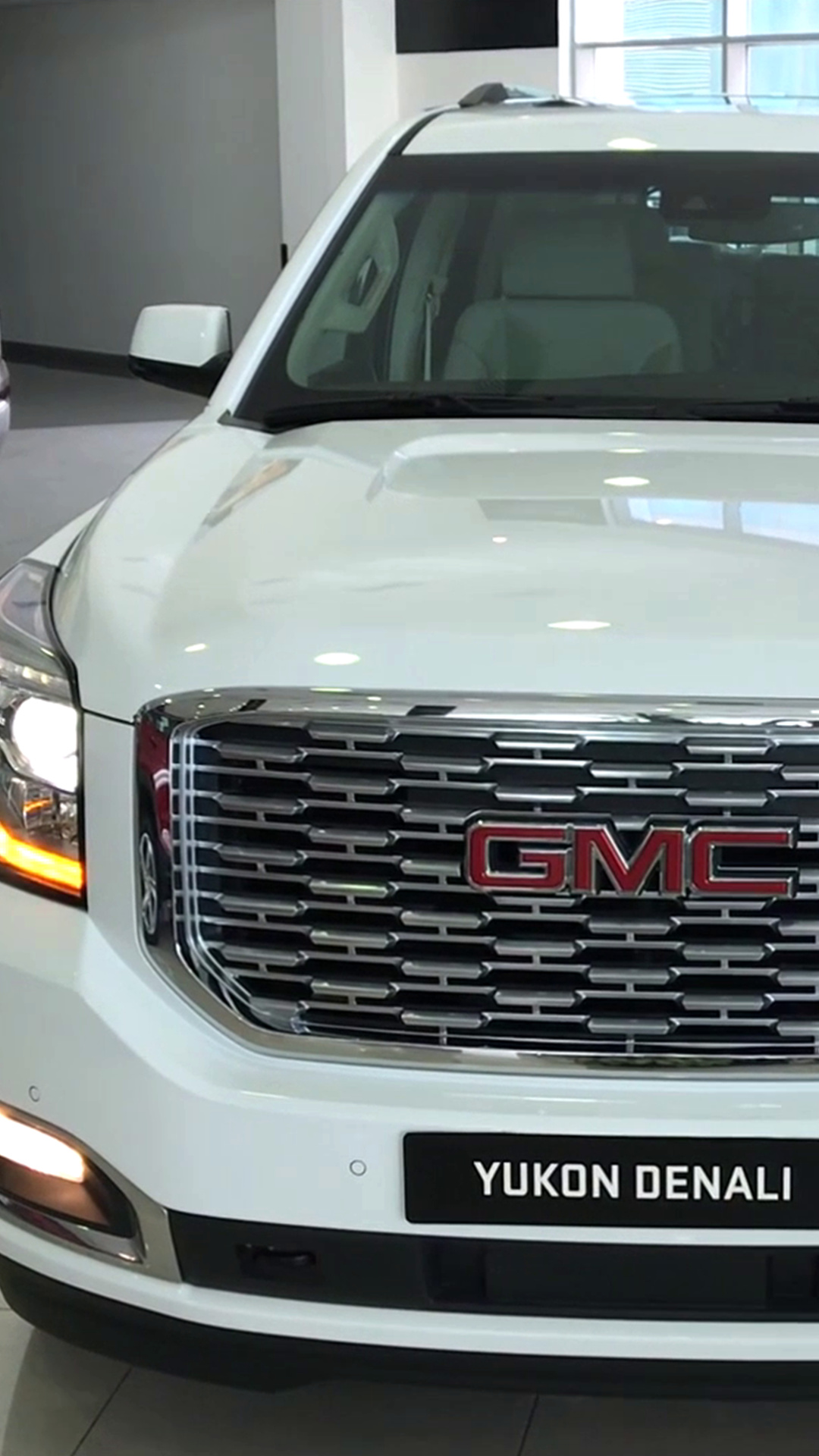 GMC Yukon, Denali trim, Real-life review, Luxury SUV, 1080x1920 Full HD Phone