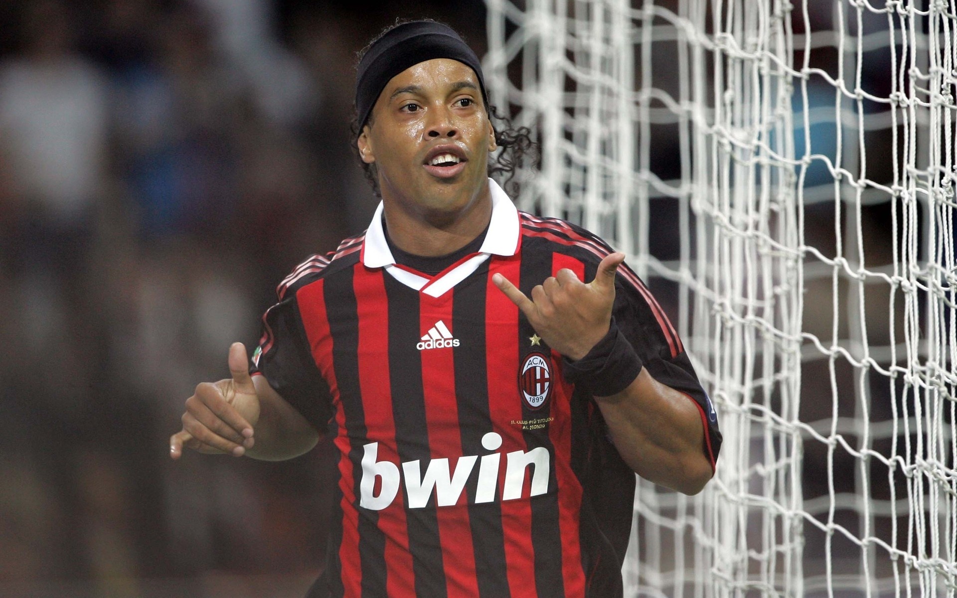 Ronaldinho, AC Milan home kit, bwin sponsor, HD Desktop wallpaper