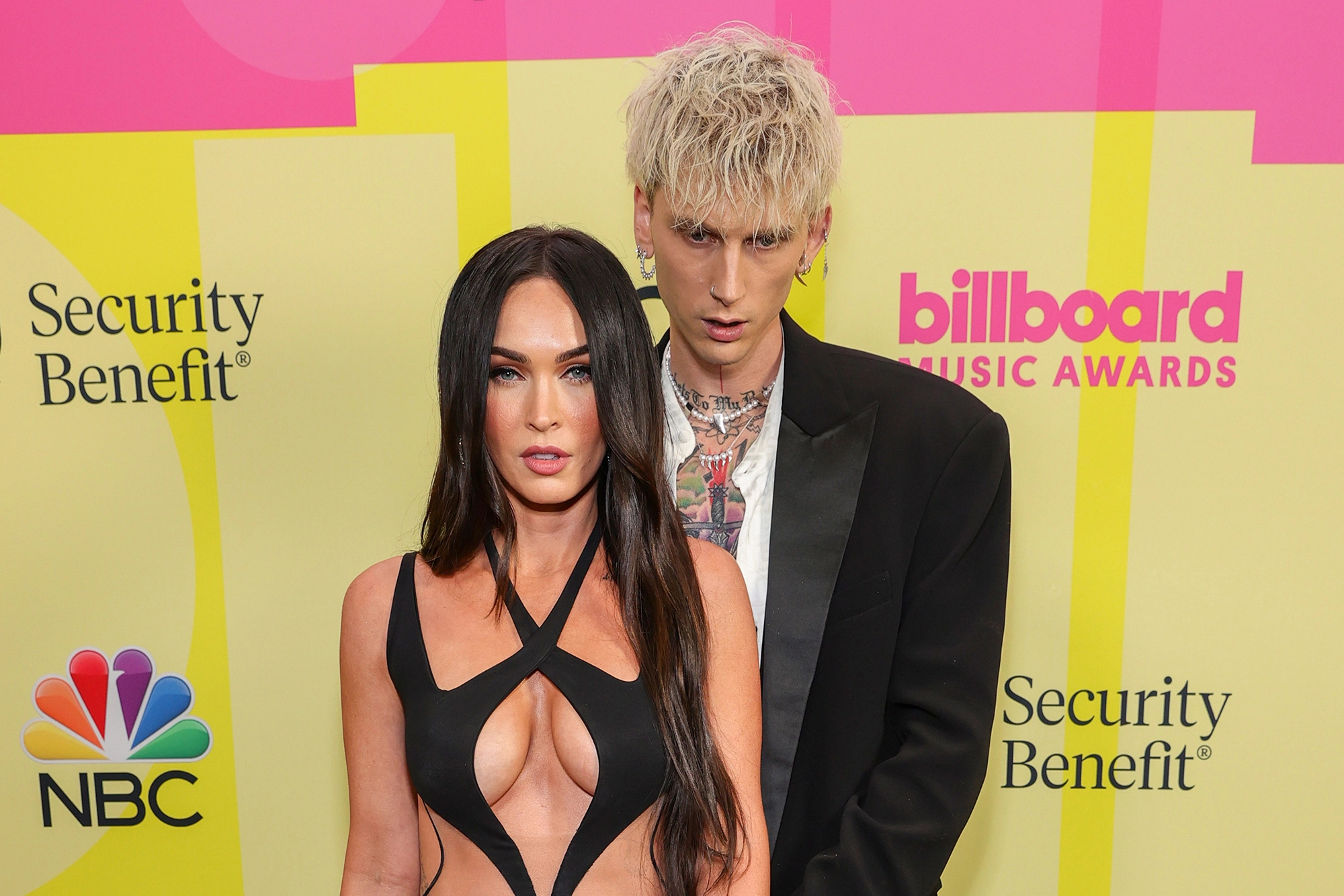 Megan Fox, Billboard Music Awards Dress, 2000x1340 HD Desktop
