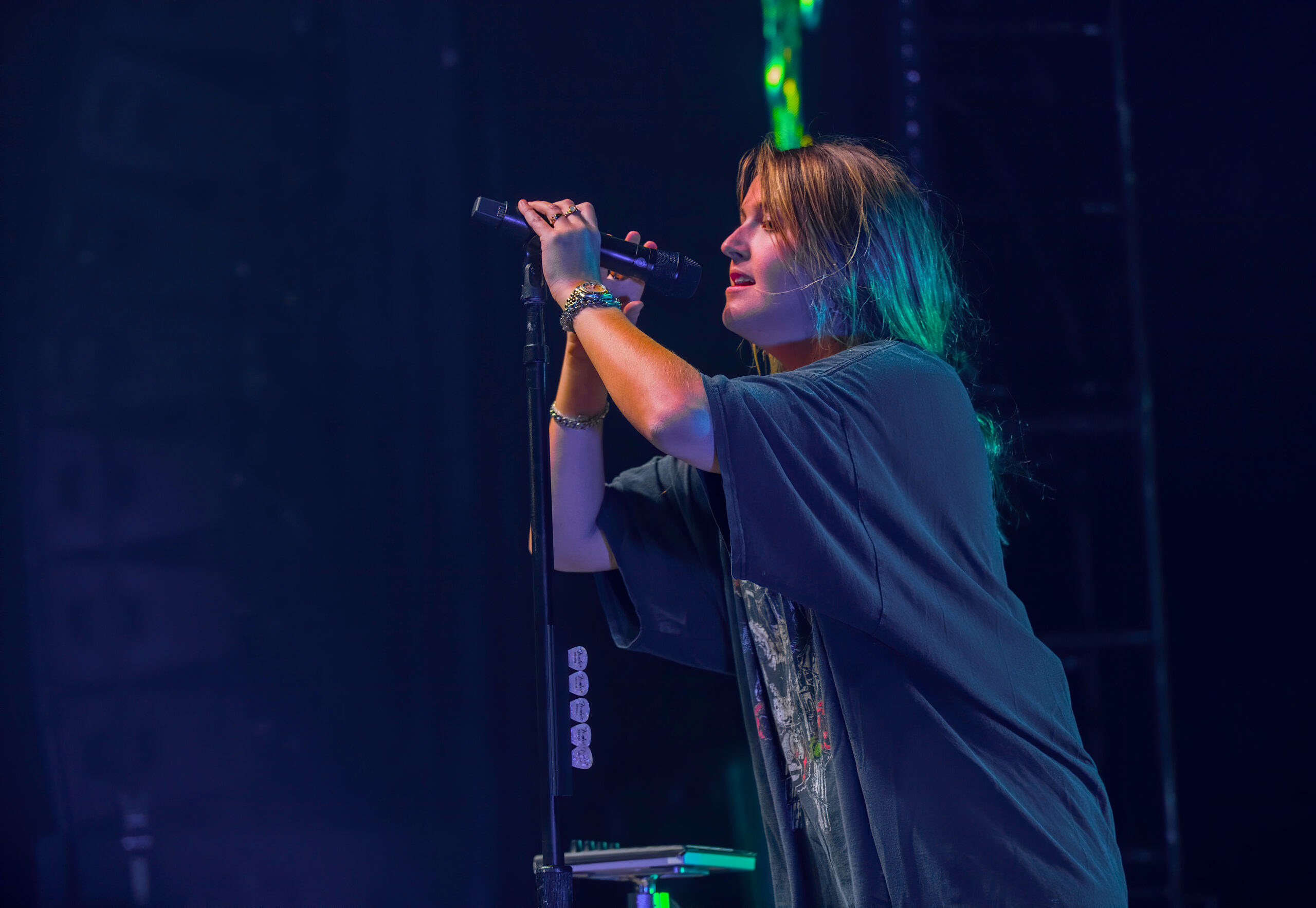 20 Stunning Photos of Chelsea Cutler at the Riviera Gallery - Chicago Music Guide 2560x1770