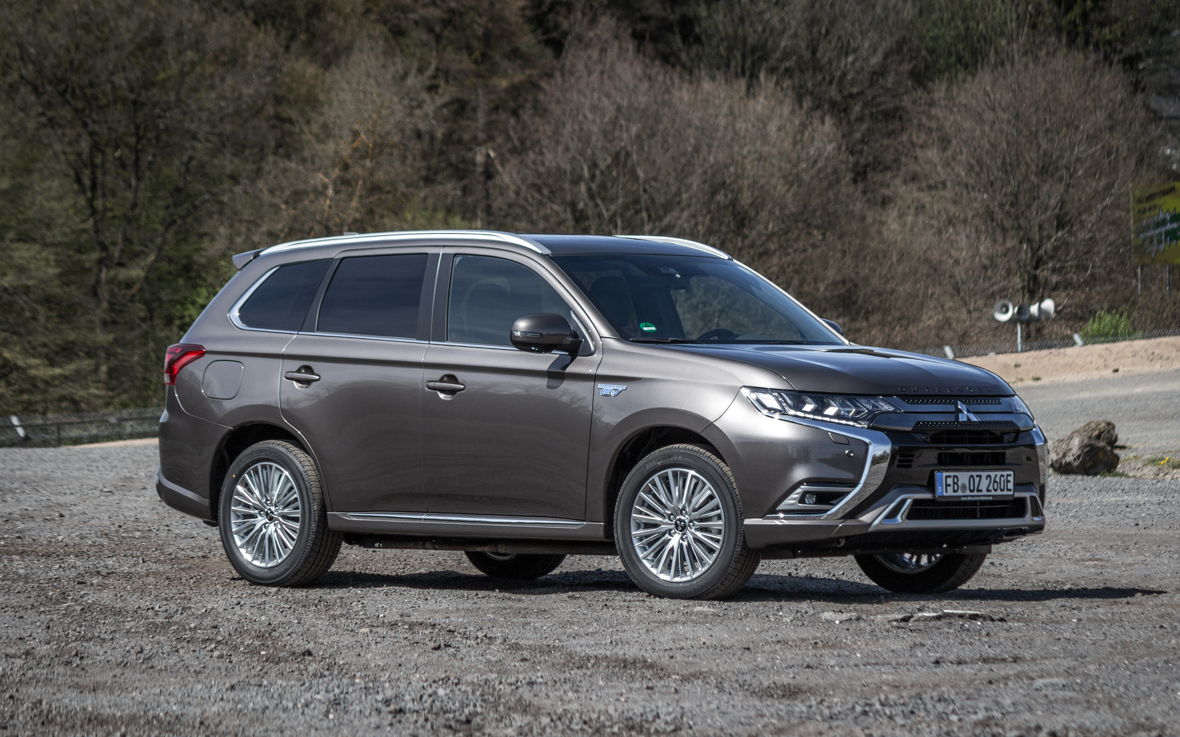 Mitsubishi Outlander PHEV, Powerbank on wheels, Alltagsfluchtwagen, Passiondriving, 2340x1470 HD Desktop