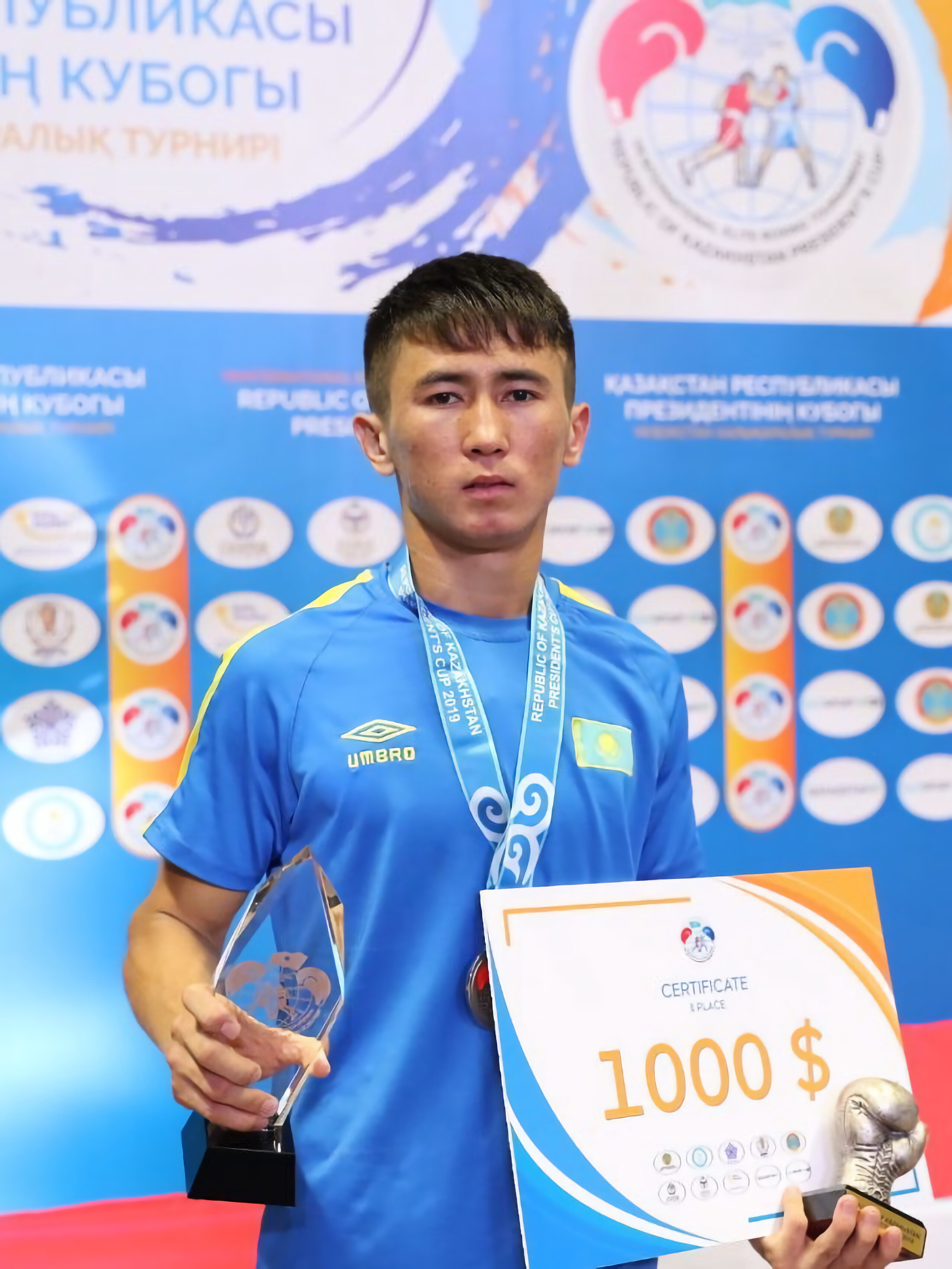 Makhmud Sabyrkhan, Speed and precision, Boxing excellence, Kazakh pride, 2560x3420 4K Phone