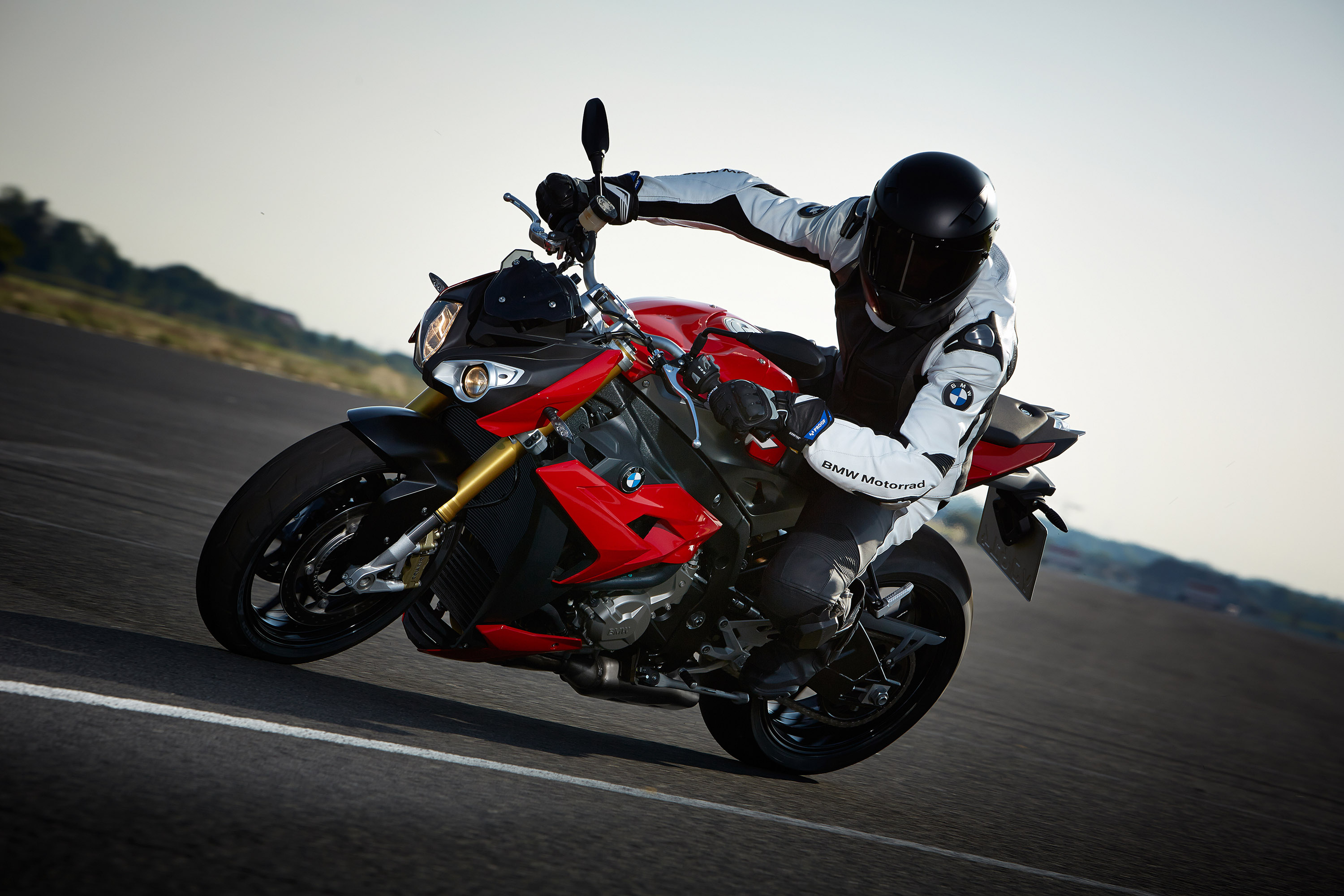 BMW S 1000 R, HD picture of 2014 model, Auto enthusiast's delight, 3000x2000 HD Desktop