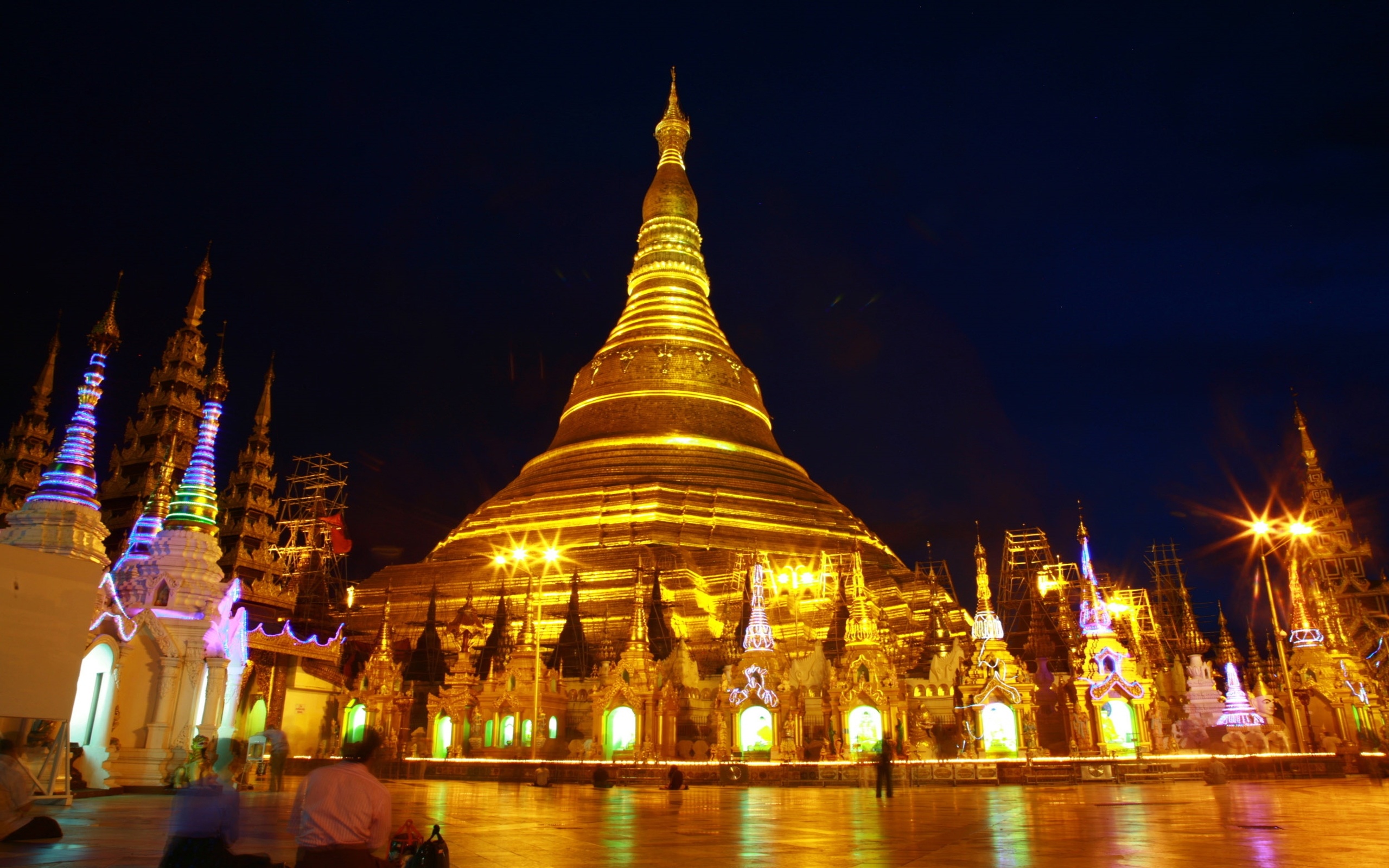 Shwedagon Pagoda, Iconic monument, Yangon architecture, Cultural landmark, 2560x1600 HD Desktop