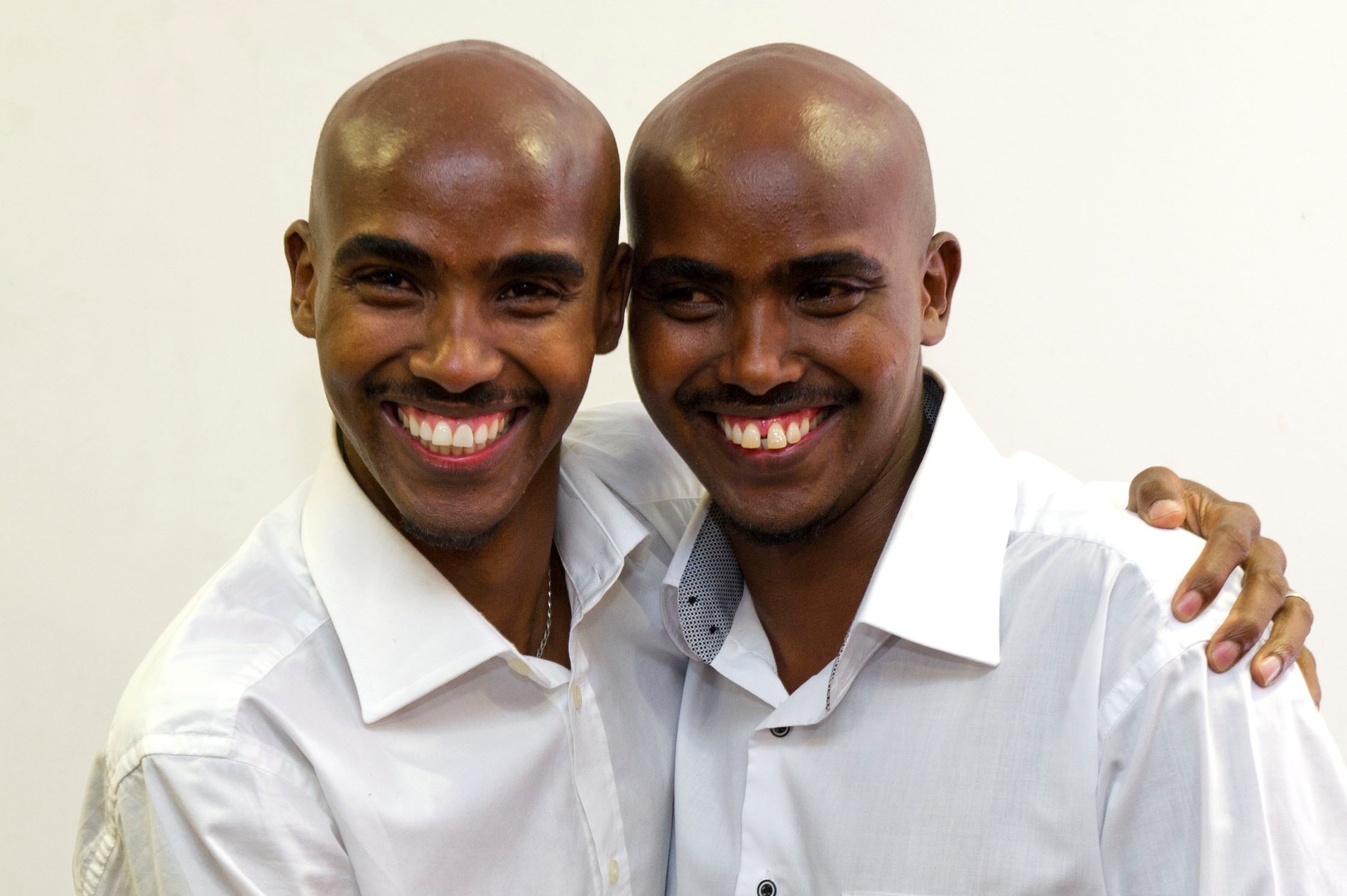 Mo Farah, Long distance runner, Twin connection, Tough times, 2240x1490 HD Desktop