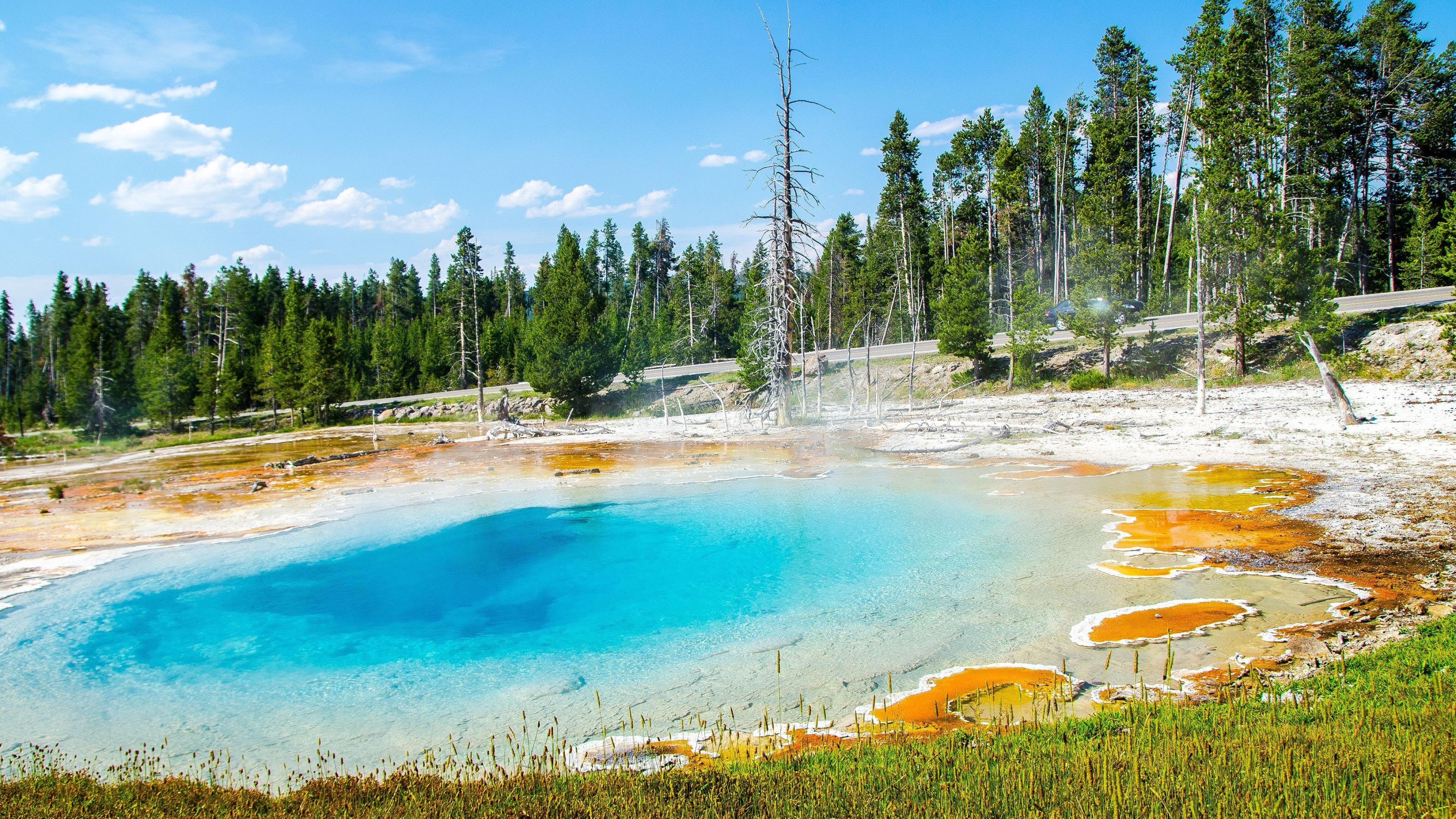 Yellowstone National Park, Geyser wonder, Nature's wallpaper, Wyoming's beauty, 3840x2160 4K Desktop
