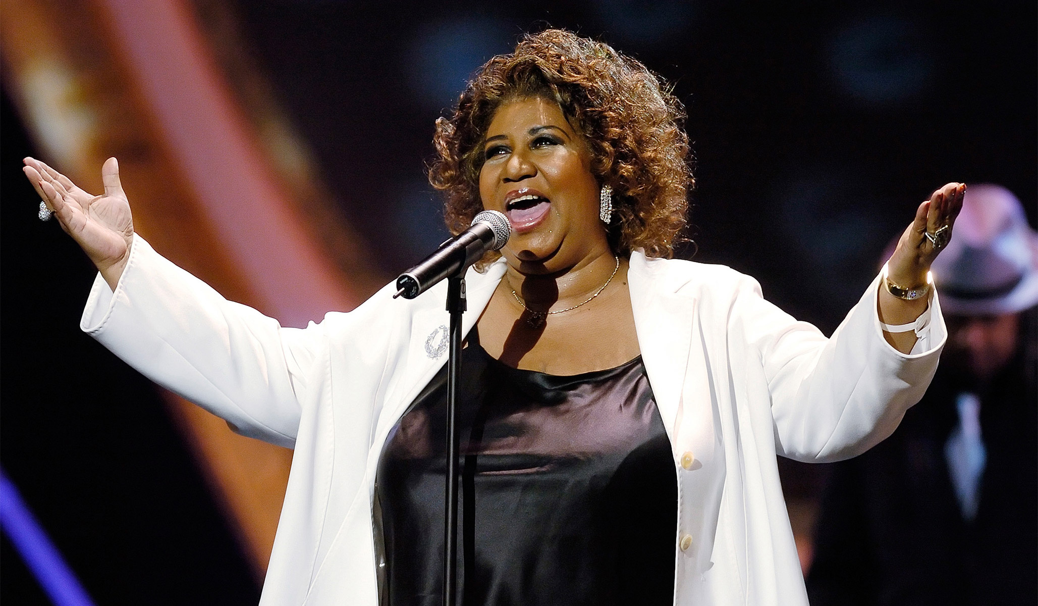 10th Annual Soul Train Lady of Soul Awards, Aretha Franklin Wallpaper, 2060x1200 HD Desktop