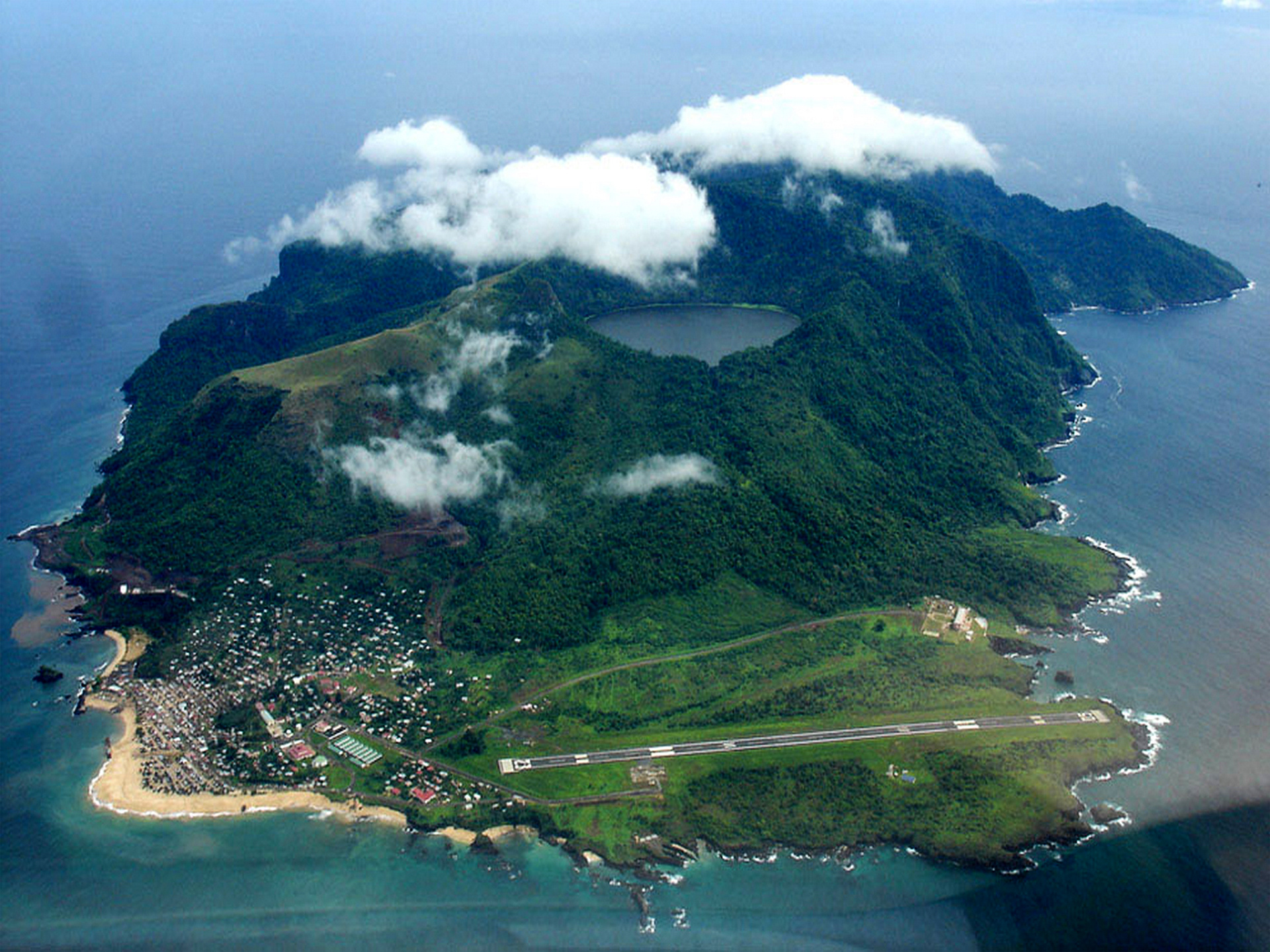 Malabo, Equatorial Guinea, 1920x1440 HD Desktop