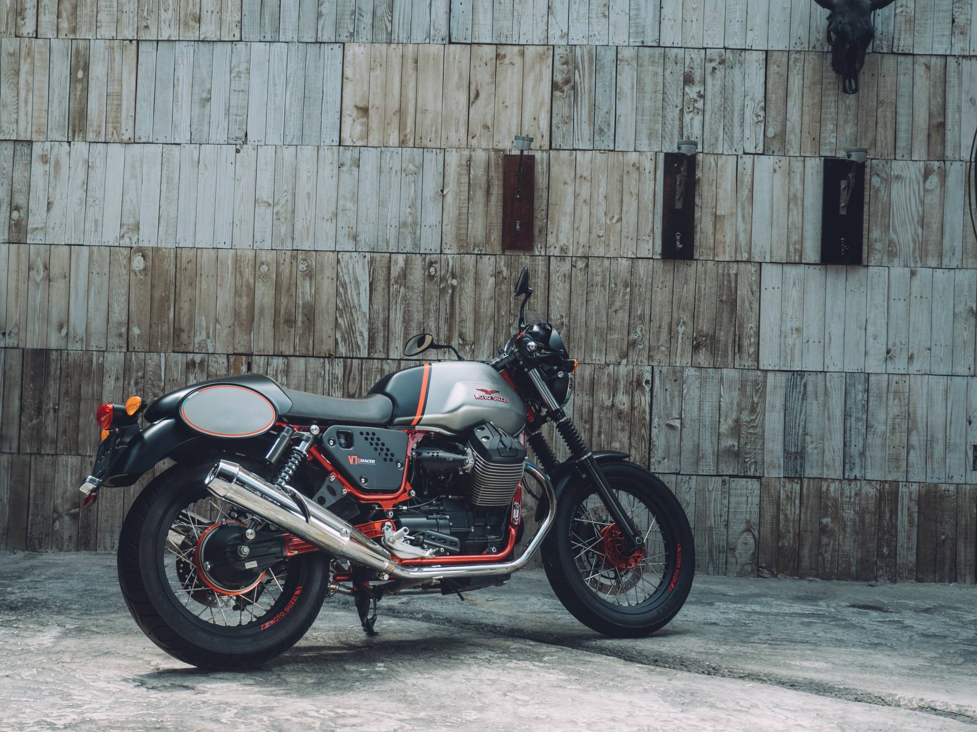 Moto Guzzi V7, Auto racer motoplex San Luis Potosi, 1920x1440 HD Desktop