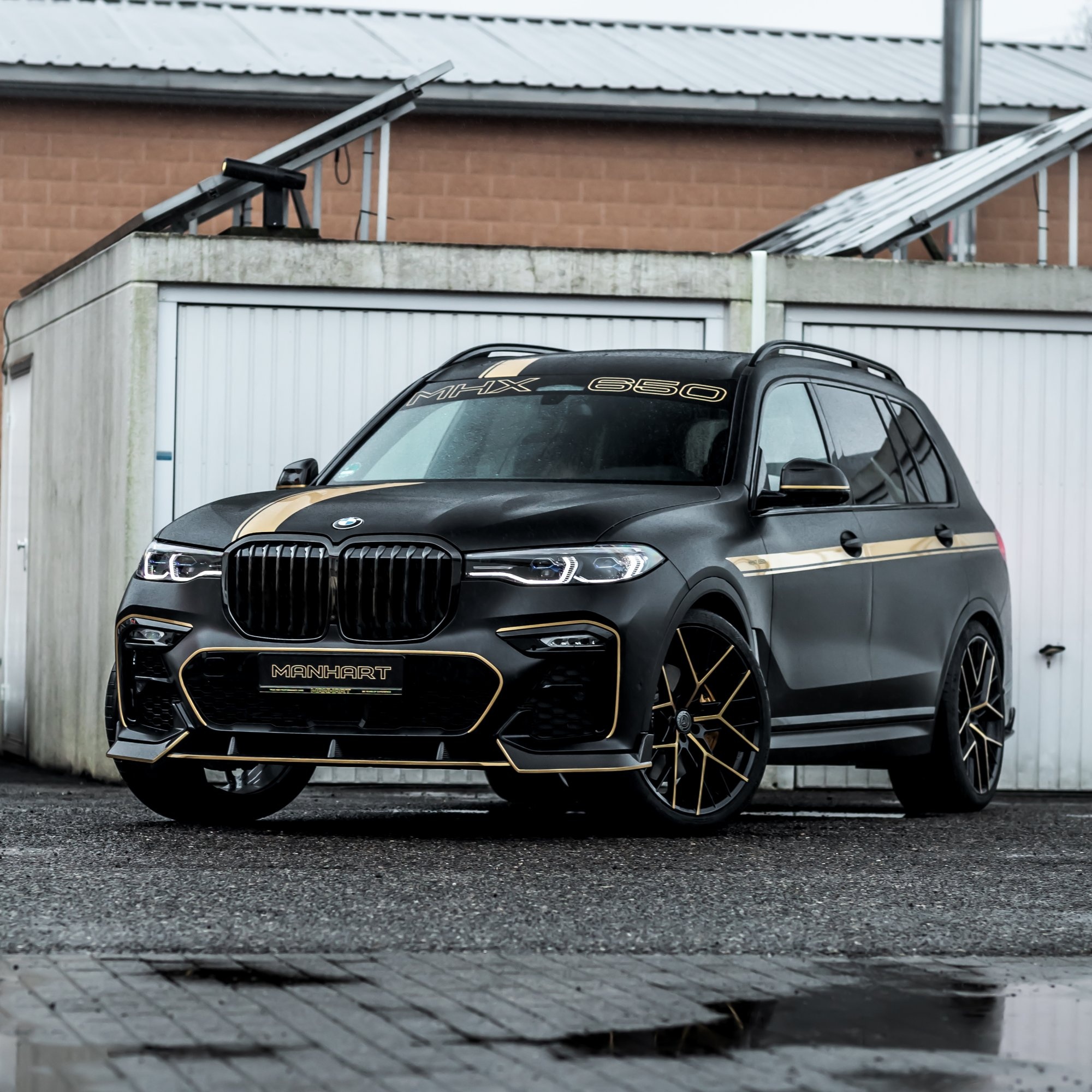 BMW X7, Manhart air suspension, Performance optimization, Ultimate driving pleasure, 2000x2000 HD Phone