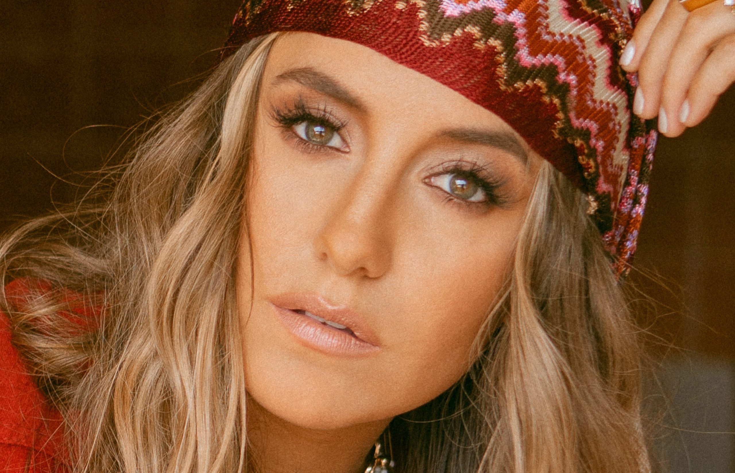 Lainey Wilson, Sayin What I'm Thinkin, Album release, Nashville sound, 2560x1650 HD Desktop
