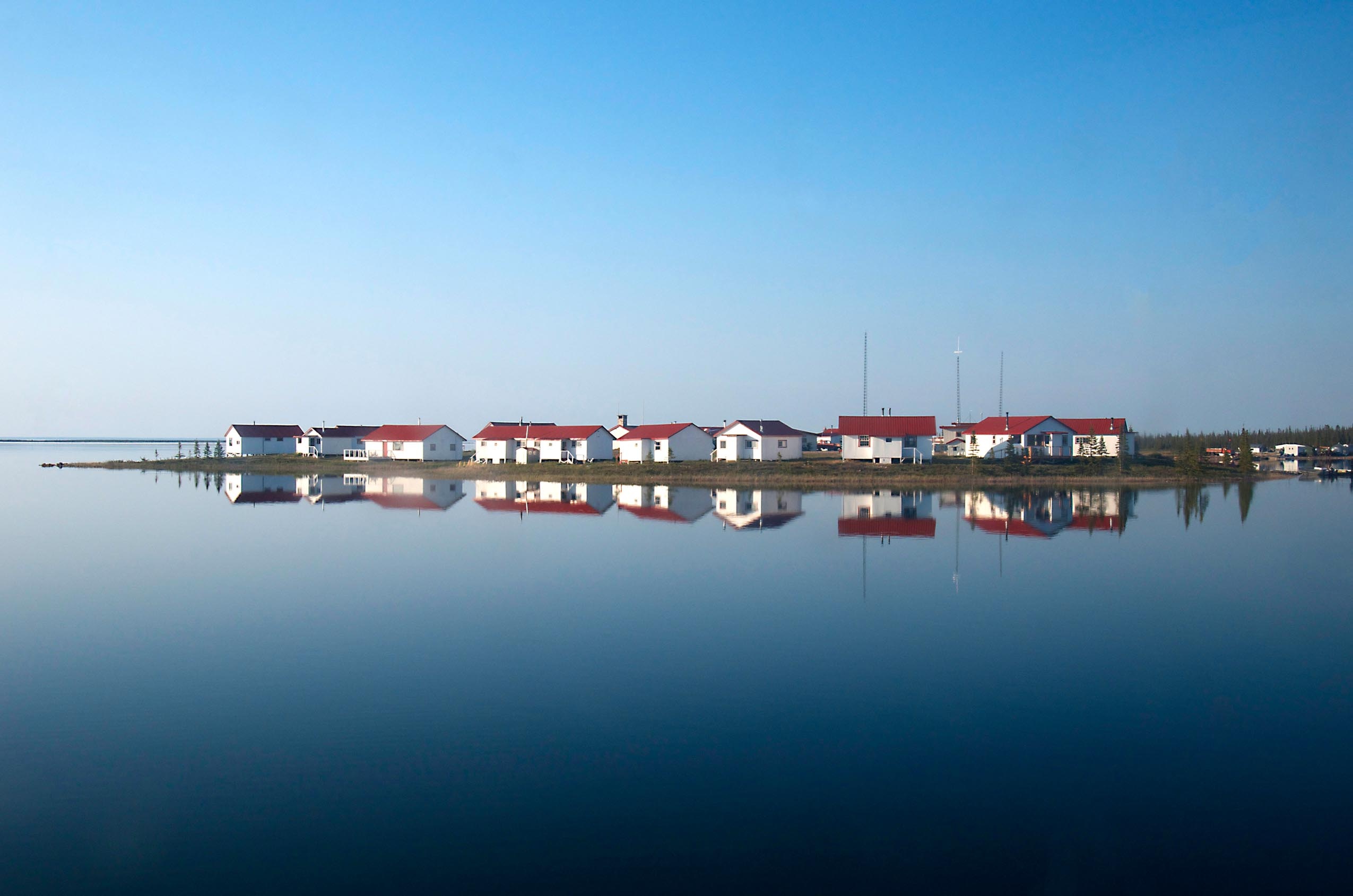 Great Bear Lake Lodge, Plummers, Lake trout fishing, Arctic lodges, 2550x1690 HD Desktop