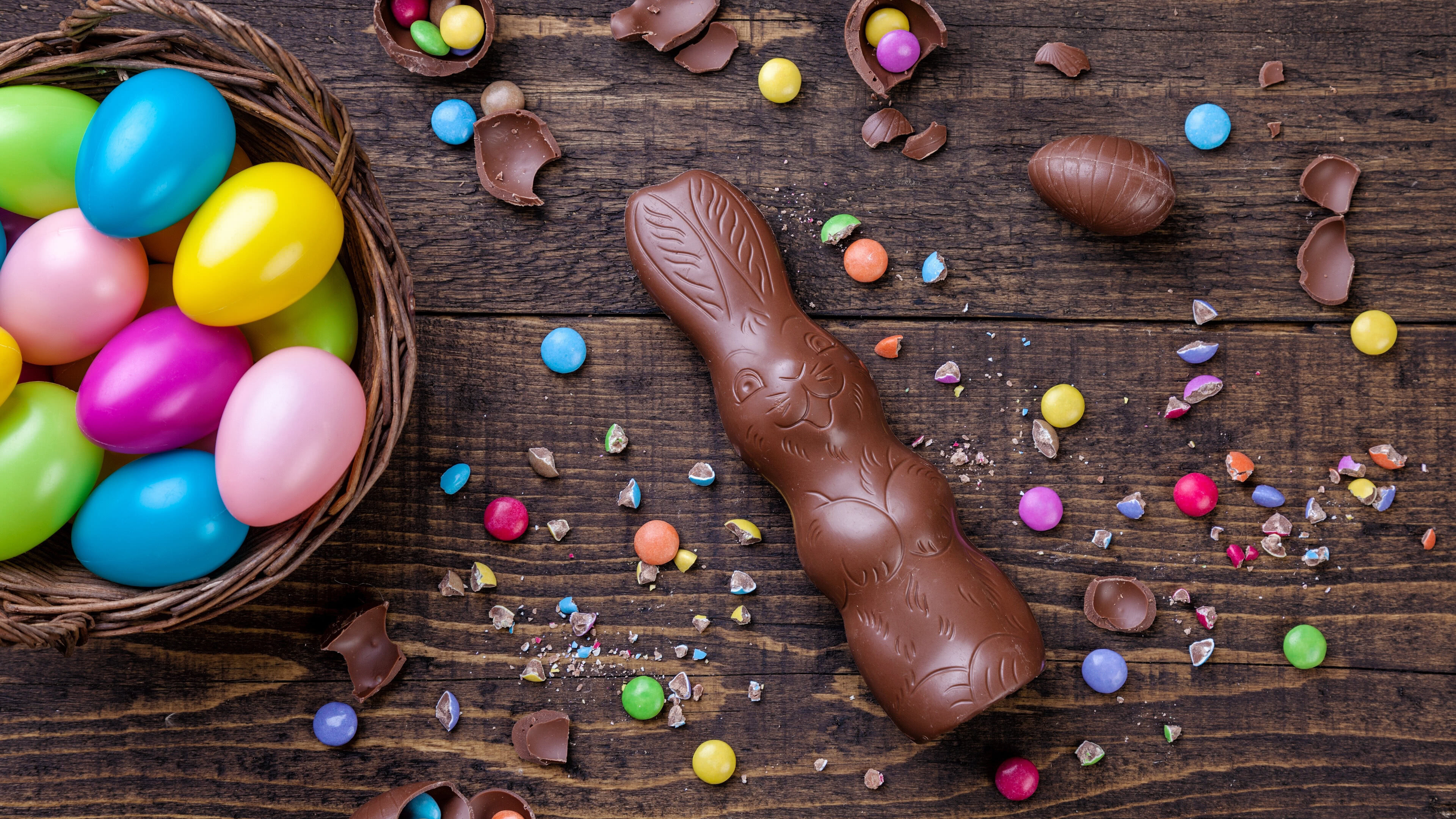 Delicious chocolate bunny, Tempting Easter eggs, Decadent indulgence, Irresistible treats, 3840x2160 4K Desktop