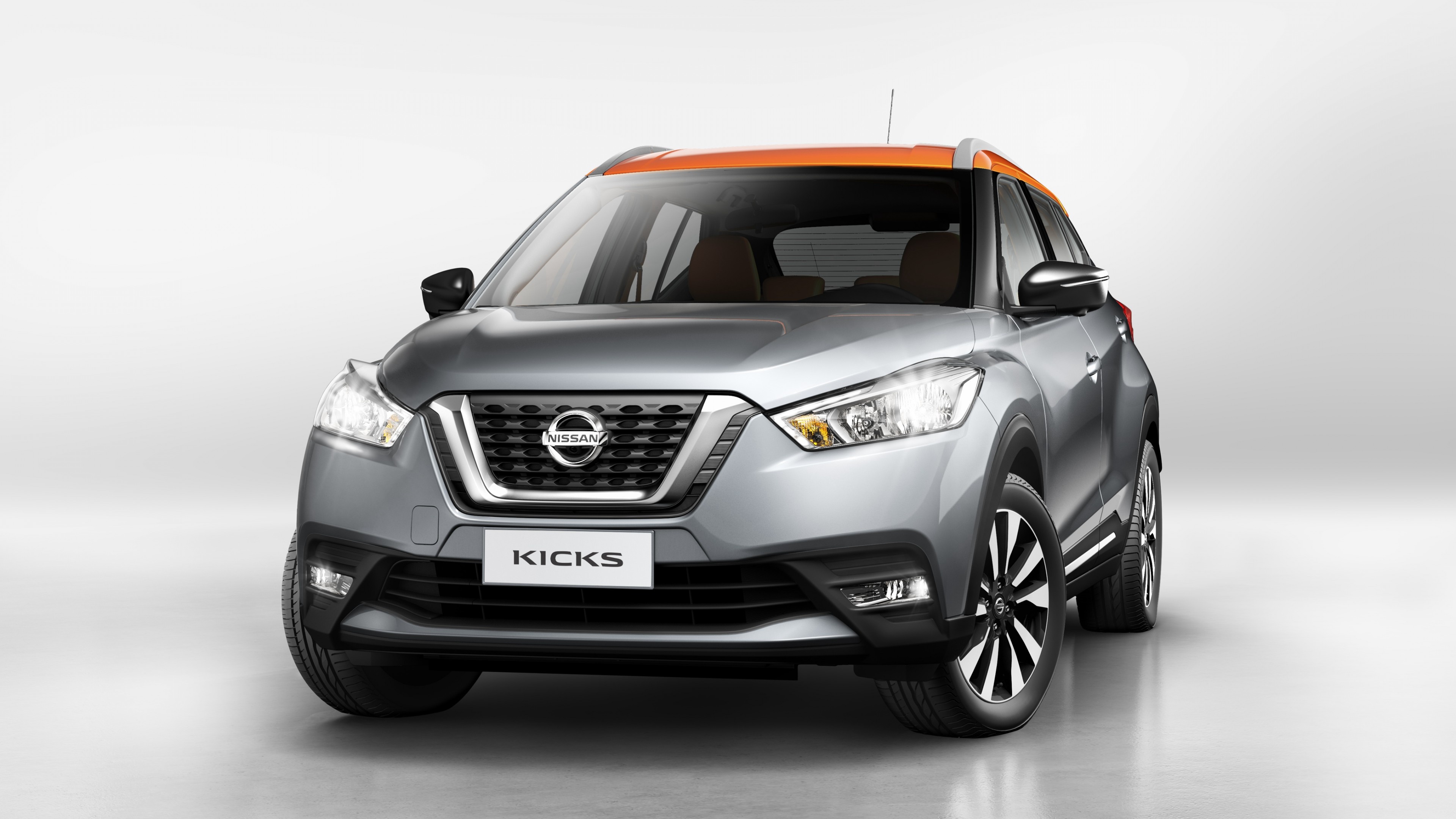 Nissan Kicks, Crossover elegance, Silver beauty, Modern design, 3840x2160 4K Desktop