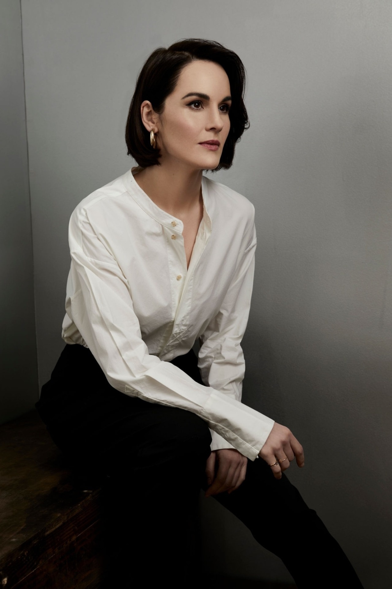 Michelle Dockery, Tumblr posts, 1280x1920 HD Phone