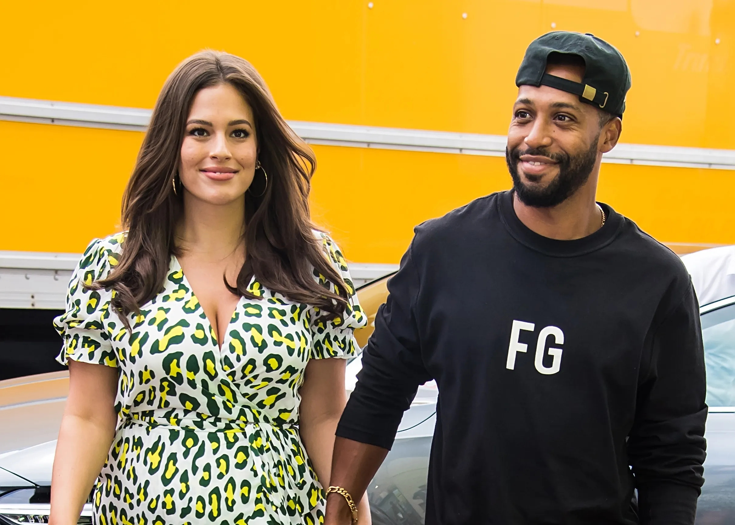 Ashley Graham, Second pregnancy, Baby bump, 2420x1730 HD Desktop