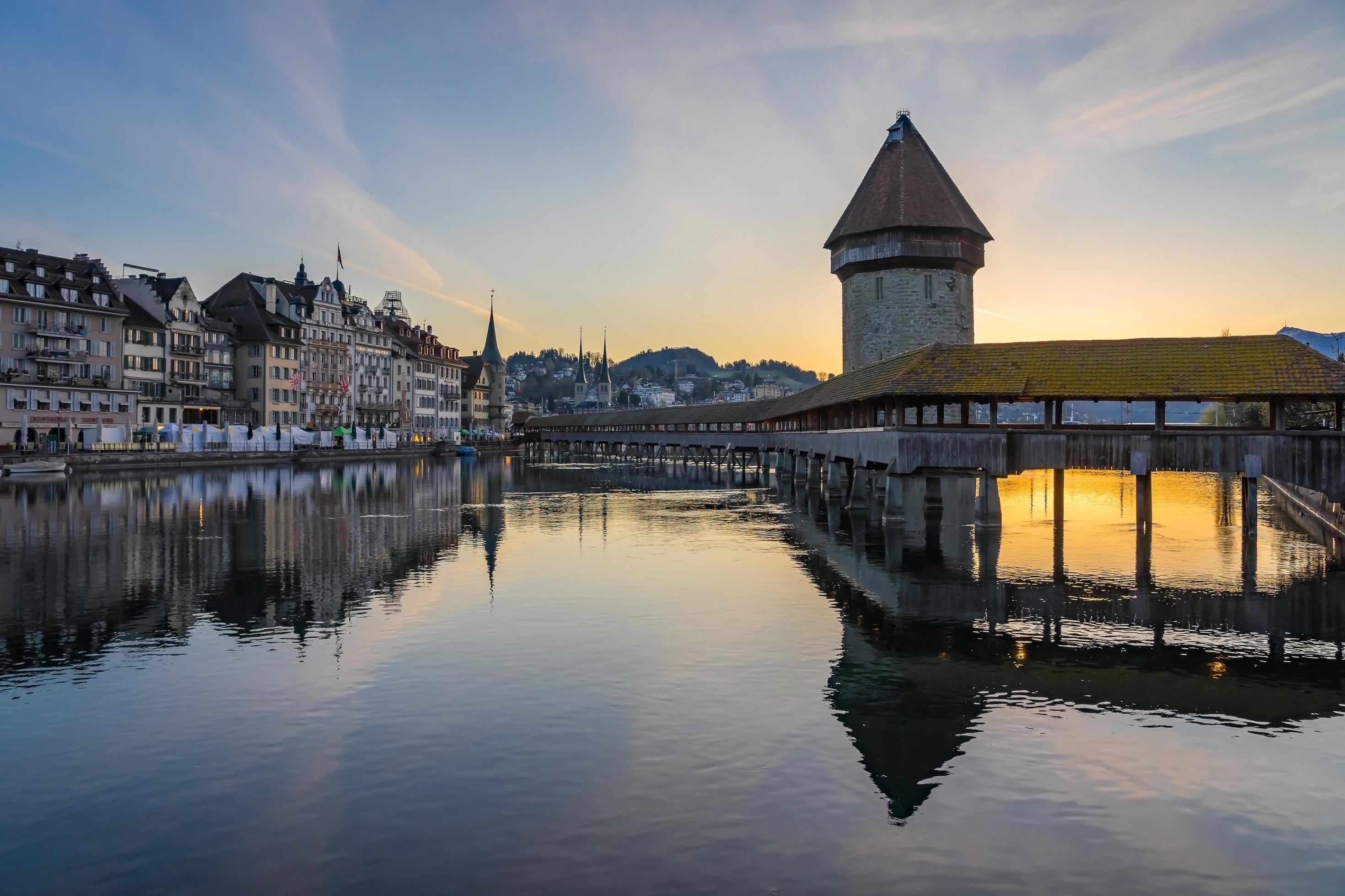 Luzerner Stadtzentrum, Kapellenbrcke, Luzerner see, Schweiz, 2940x1960 HD Desktop