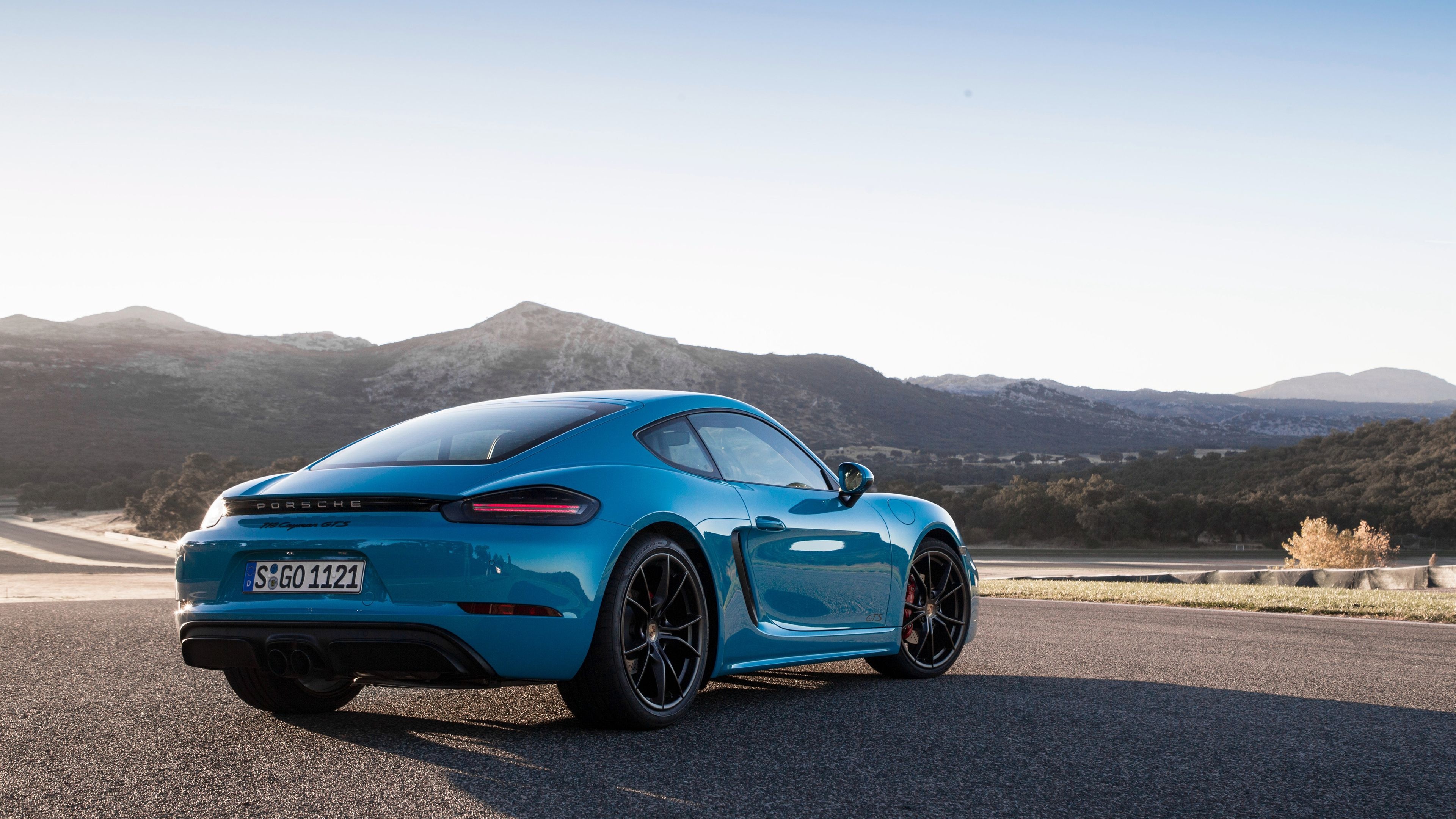 Porsche 718 Cayman GTS, Luxury sports car, High-performance engine, Sleek design, 3840x2160 4K Desktop