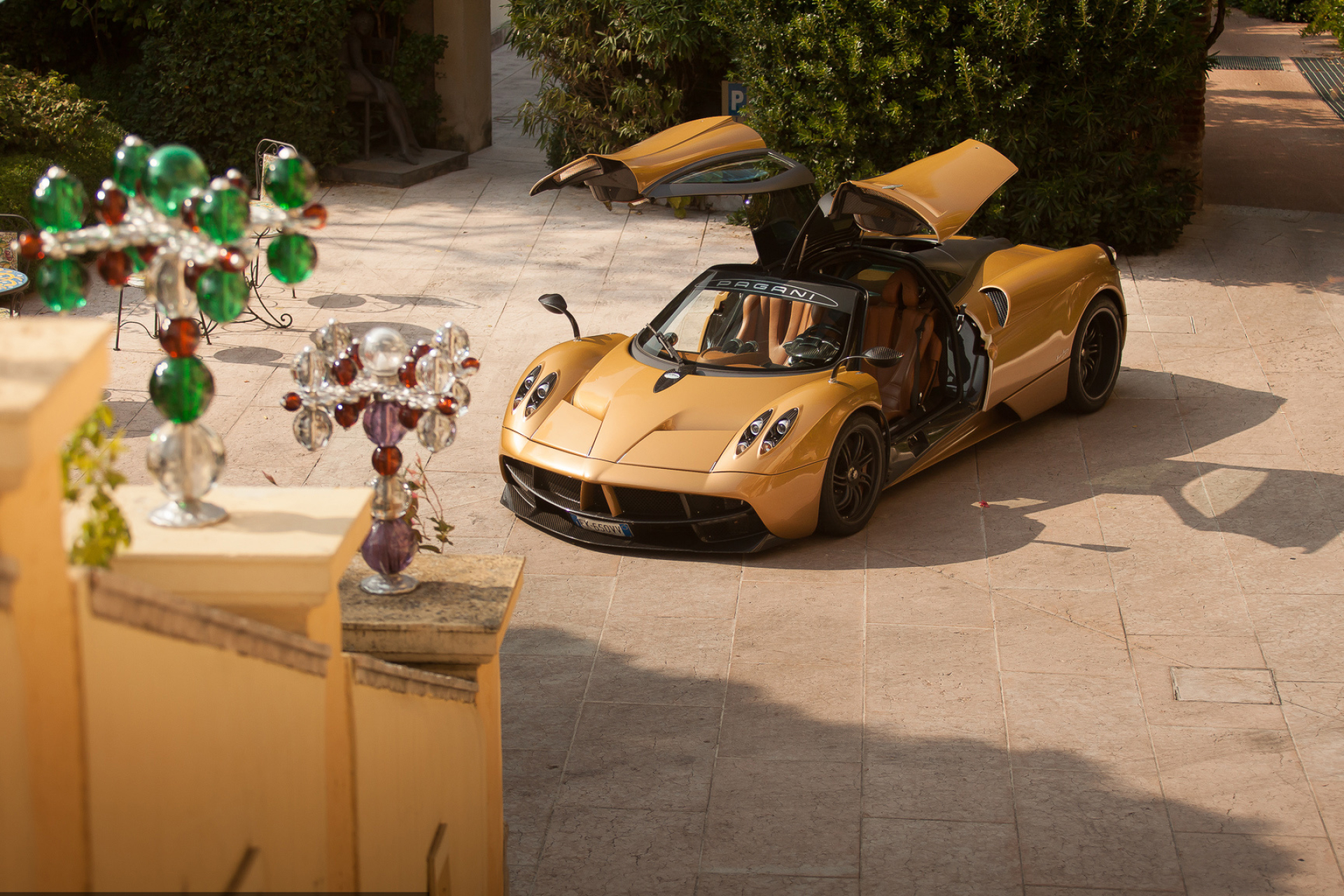 Pagani Huayra, Open gullwing doors, Paved courtyard terrace, HD Desktop wallpaper