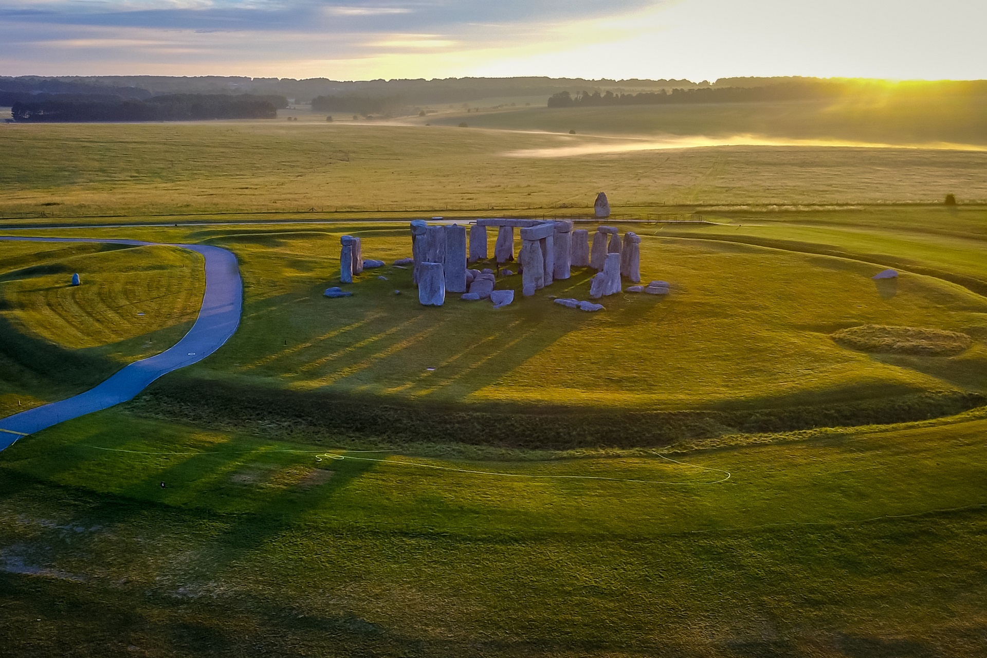 Stonehenge, Mysterious stone formation, Tourist attraction, 1920x1280 HD Desktop