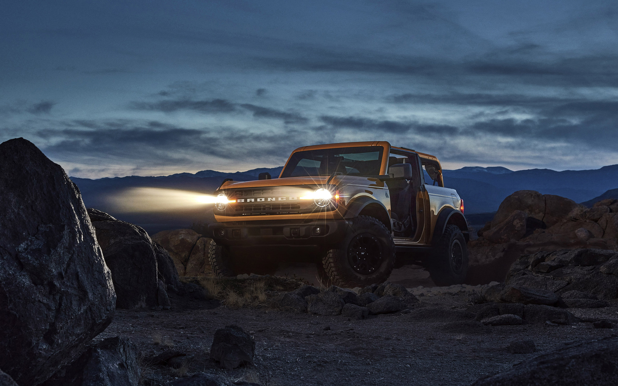 2021 Ford Bronco, New orange color, High-resolution images, Striking exterior, 2560x1600 HD Desktop