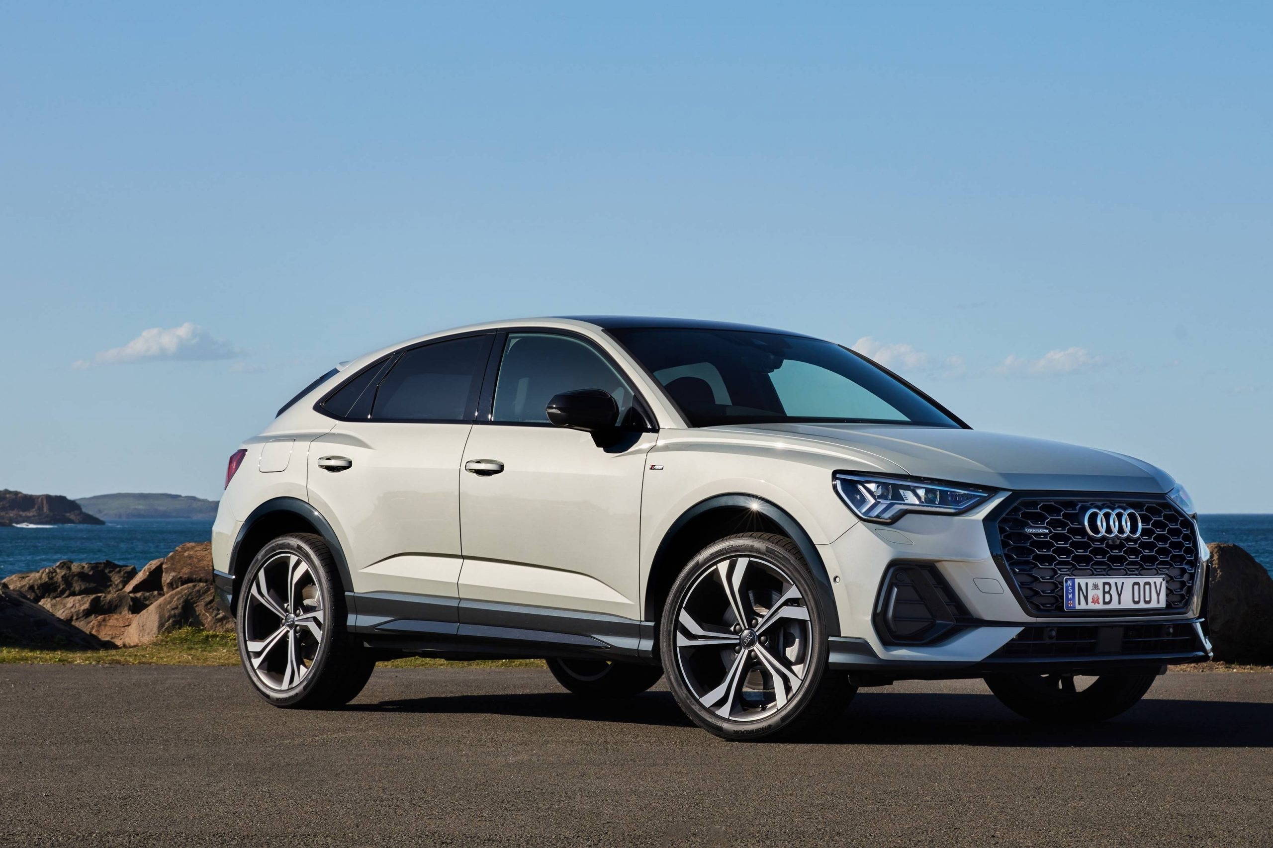 Audi Q3, Sleek sportiness, Modern elegance, Cutting-edge technology, 2560x1710 HD Desktop