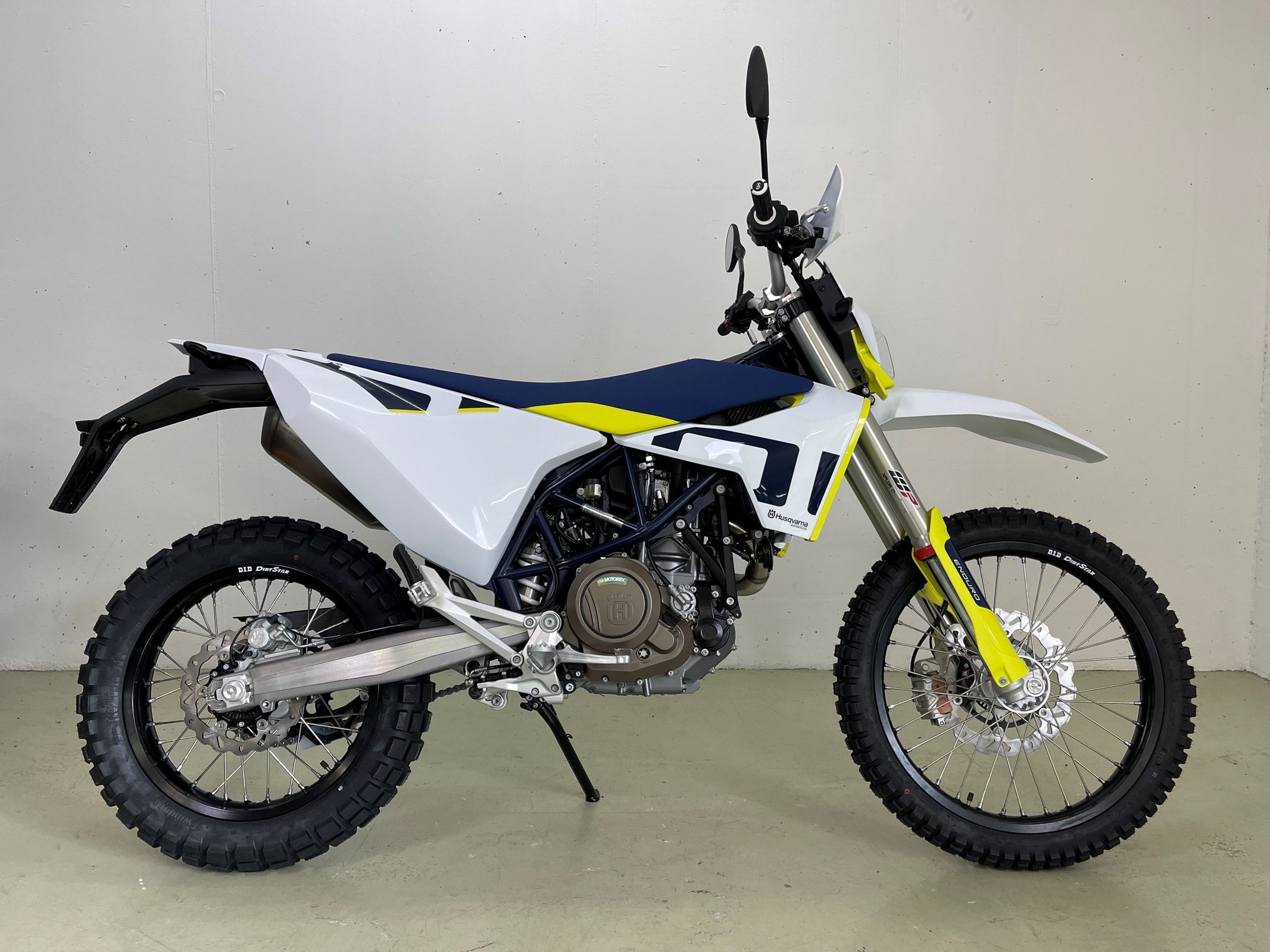 Husqvarna 701 ENDURO, Occasion, Benzin 950 km, 2140x1600 HD Desktop