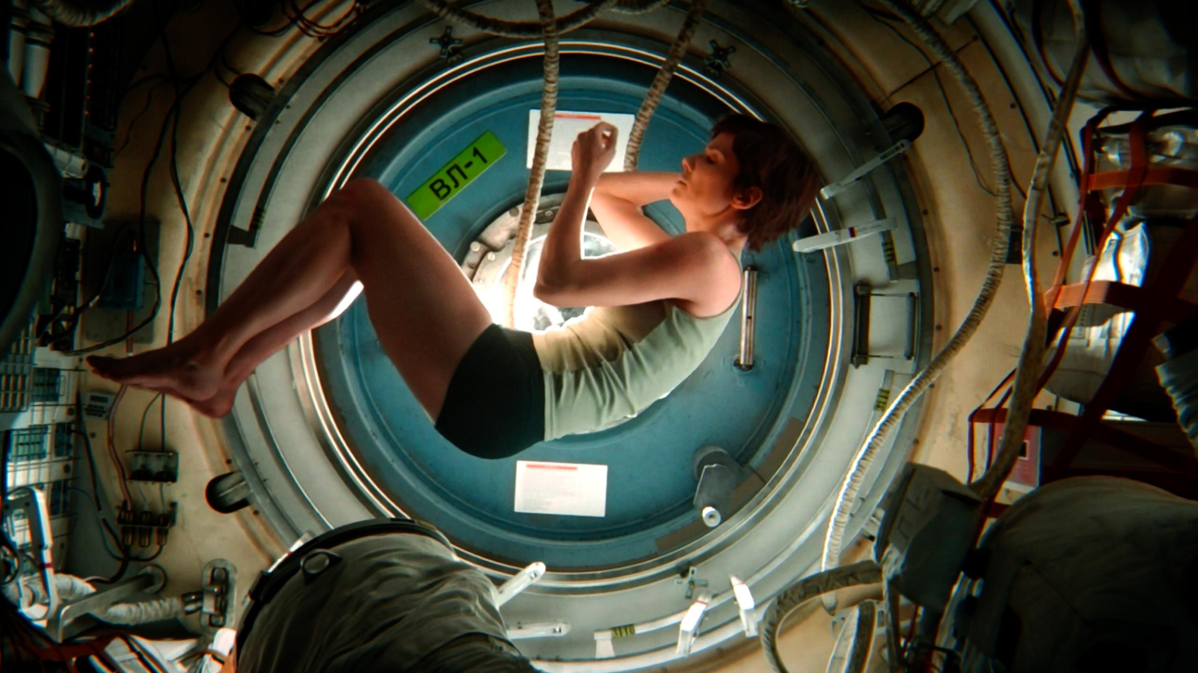 Gravity movie, 4K HDR screenshots, Breathtaking visuals, Cinematic masterpiece, 3840x2160 4K Desktop