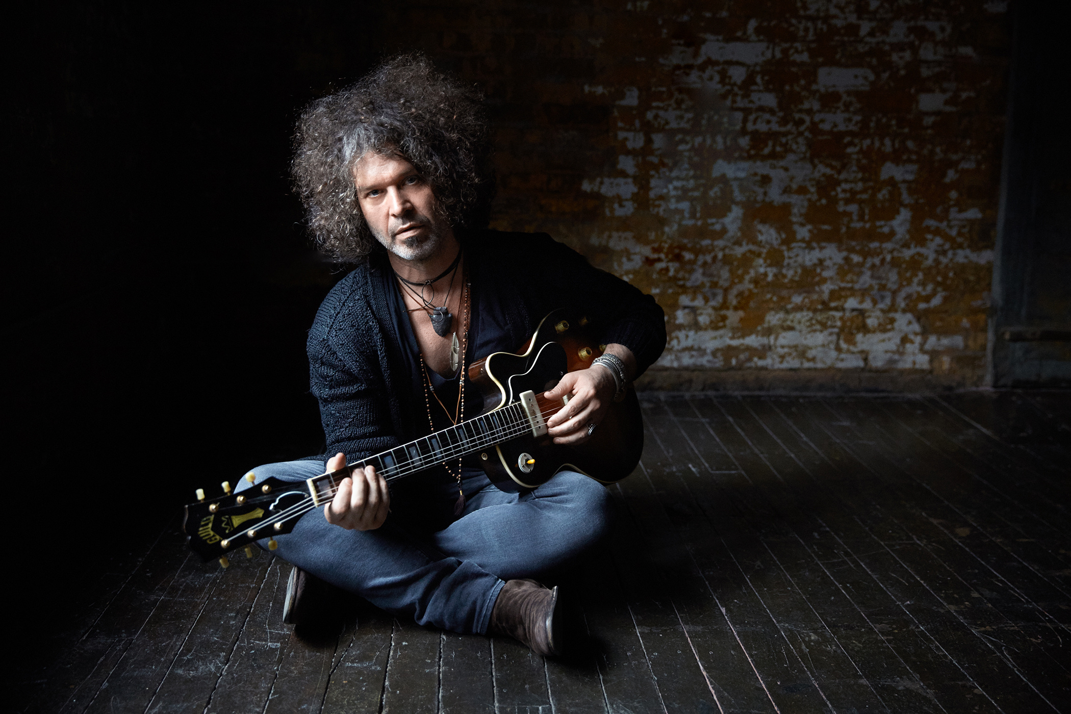 Doyle Bramhall, Guitar Player Wallpaper, 2100x1400 HD Desktop