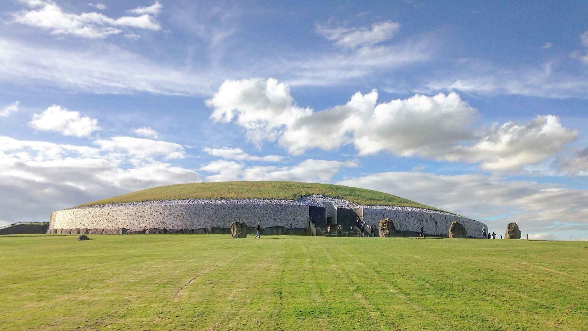 Newgrange, Slane Farm Hostel, Boyne Valley, Memorable experiences, 1920x1080 Full HD Desktop