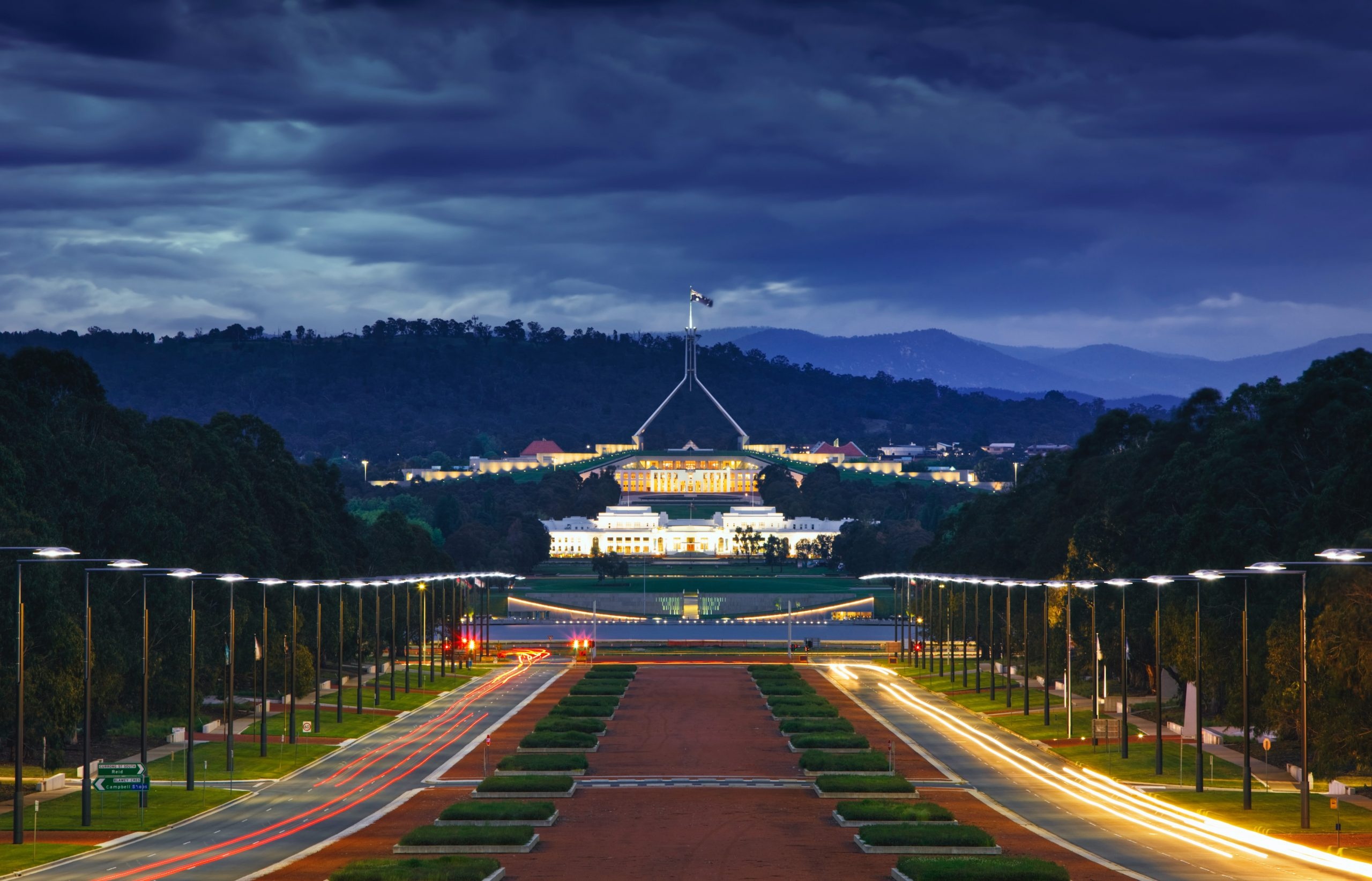 Canberra, Airport to city center, Convenient transportation, 2560x1650 HD Desktop