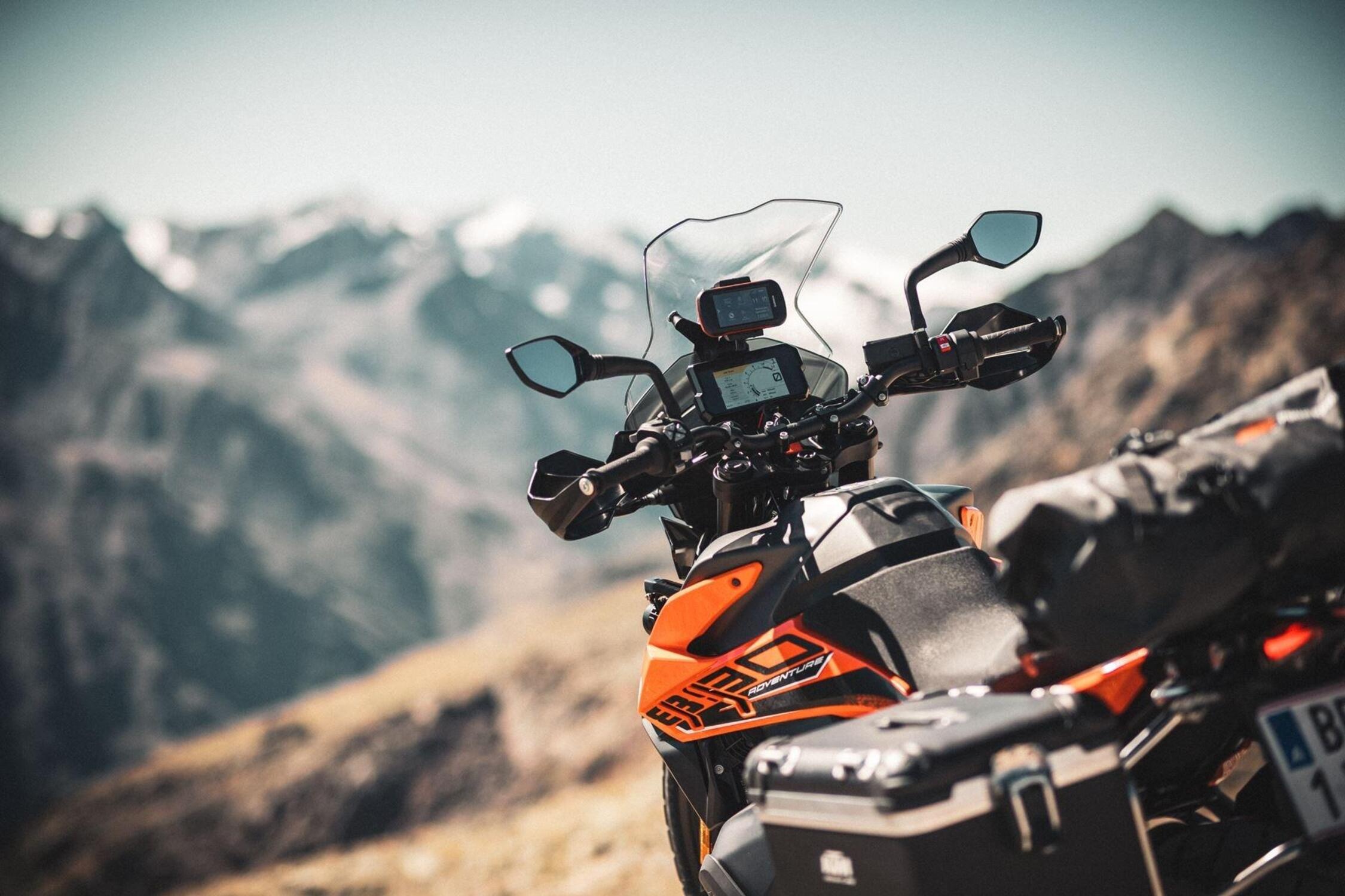 KTM 890 Adventure, Urban to desert expedition, All-terrain capabilities, Remarkable versatility, 2250x1500 HD Desktop