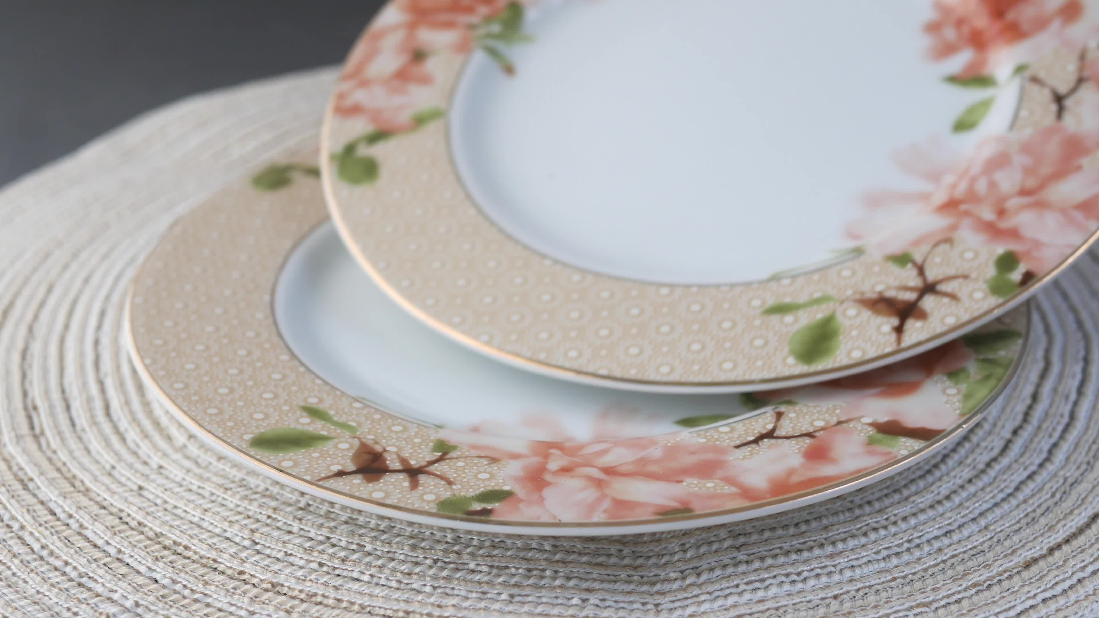 Empty plate table, Stock video, 3840x2160 4K Desktop