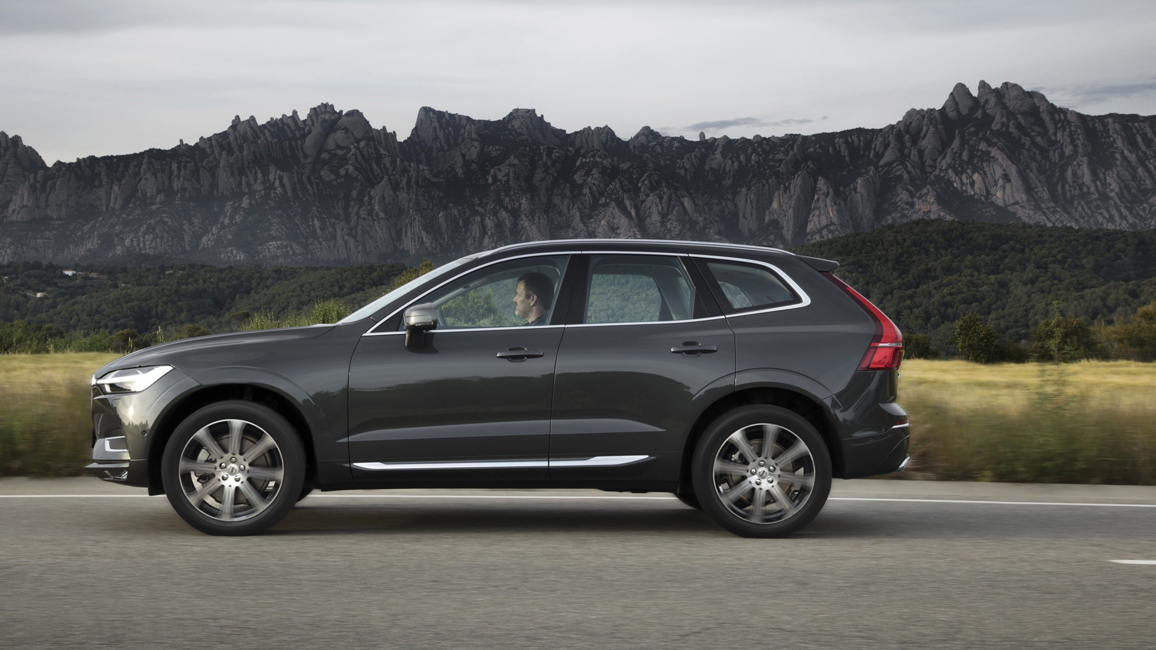 Volvo XC60, Desktop wallpapers, D5, 3840x2160 4K Desktop