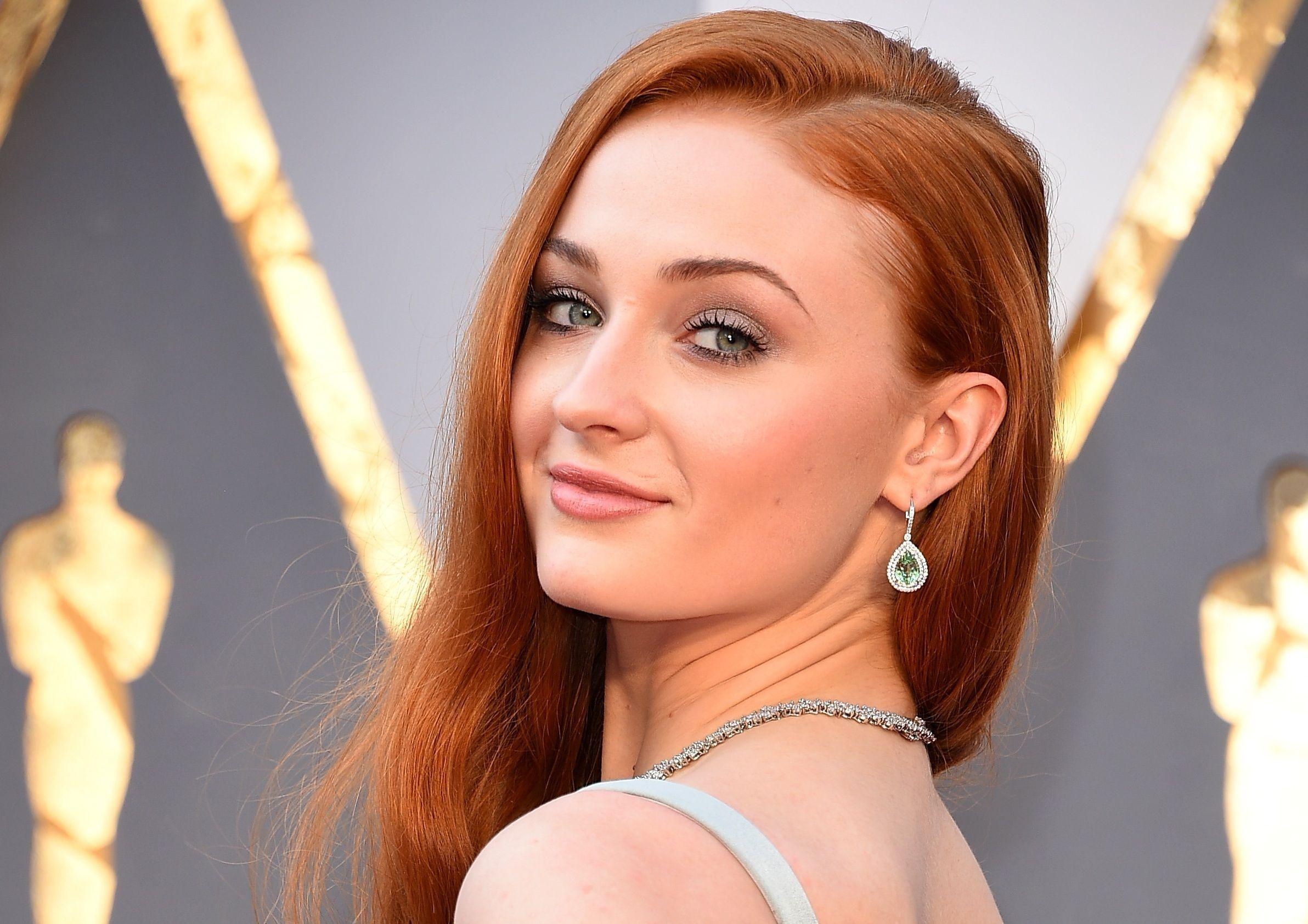 Sophie Turner, Wallpapers, 2390x1690 HD Desktop