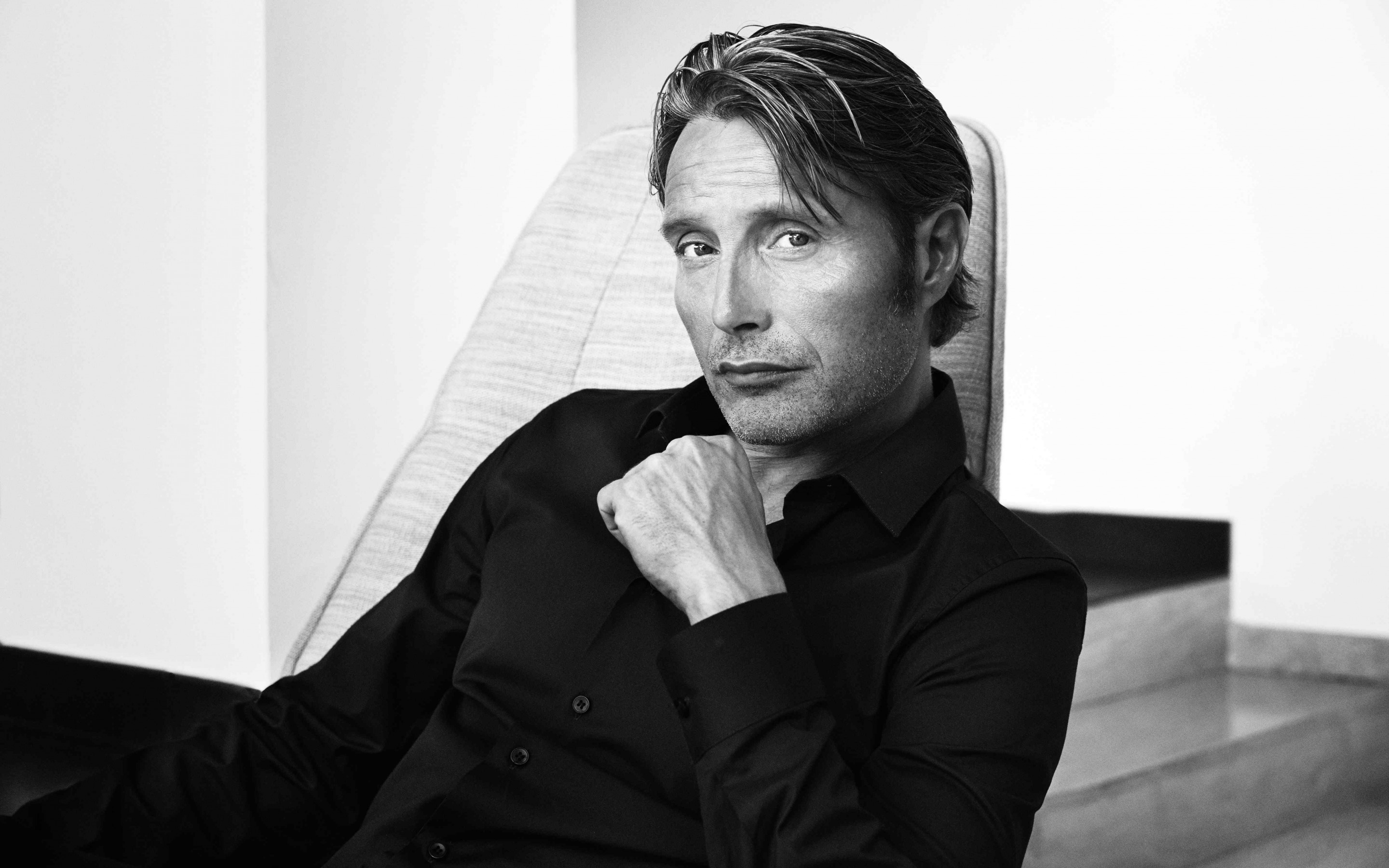 Mads Mikkelsen, Portrait Photoshoot, High Quality, 2880x1800 HD Desktop