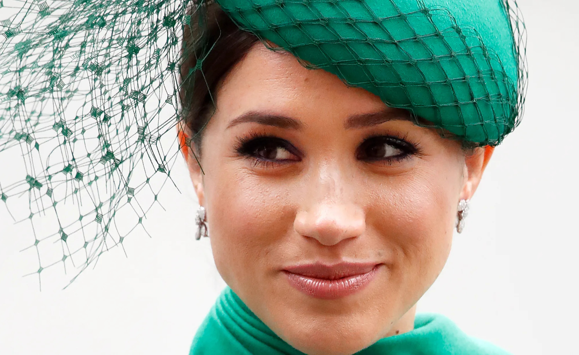 Meghan Markle, Makeup guide, Skincare routine, Celebrity beauty secrets, 2000x1230 HD Desktop