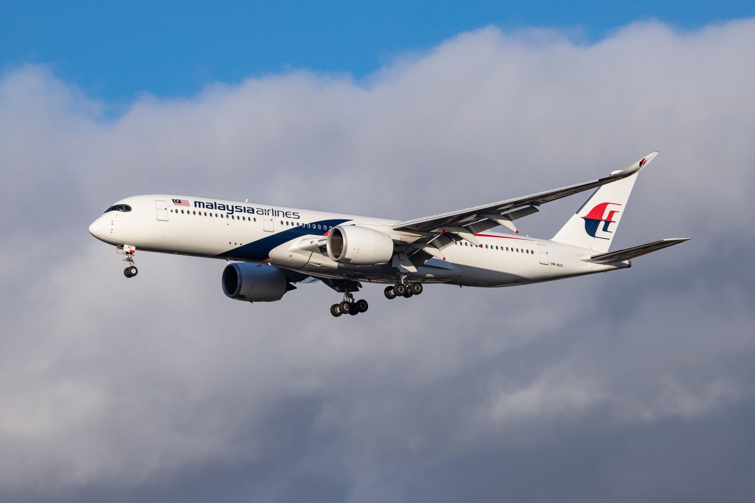 Malaysia Airlines, Airbus A350, Business class, Luxury travel, 2560x1710 HD Desktop