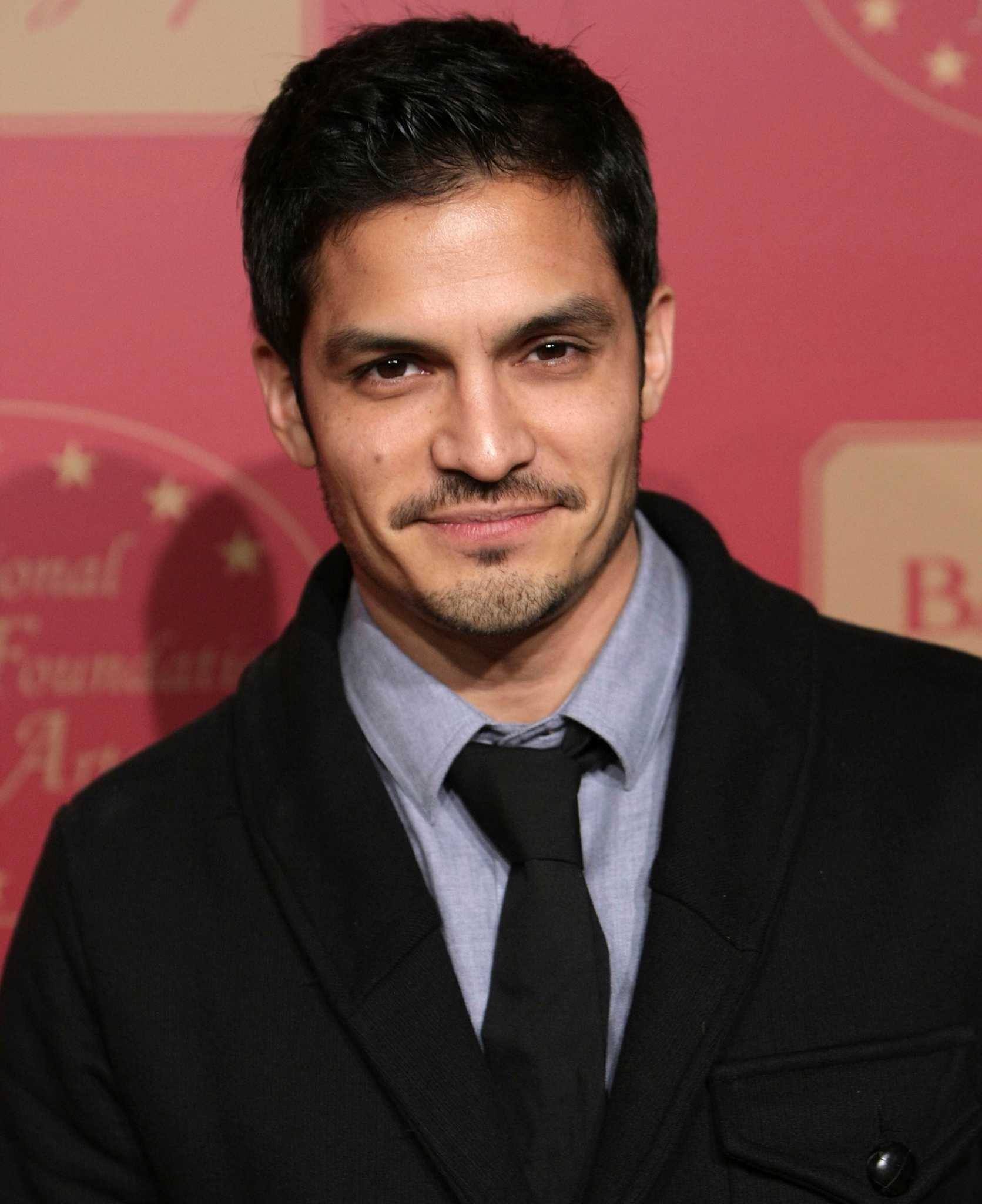 Nicholas Gonzalez, TV Shows, Jakle, Actor, 1680x2050 HD Phone