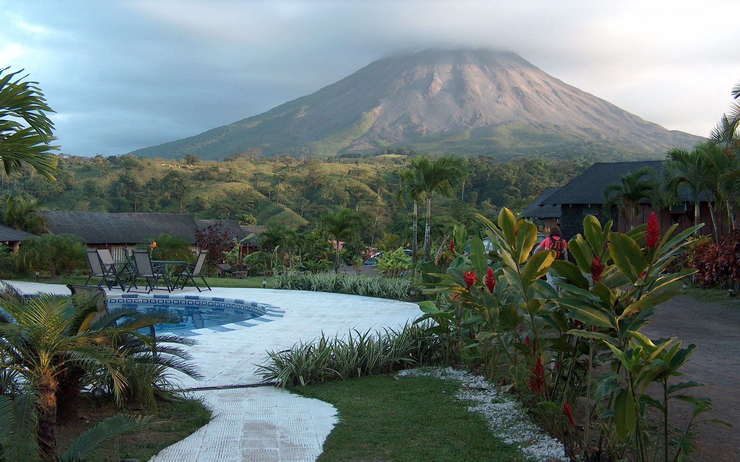 Arenal Volcano, Costa Rica iPhone wallpaper, Shared by Zoey Johnson, 2560x1600 HD Desktop