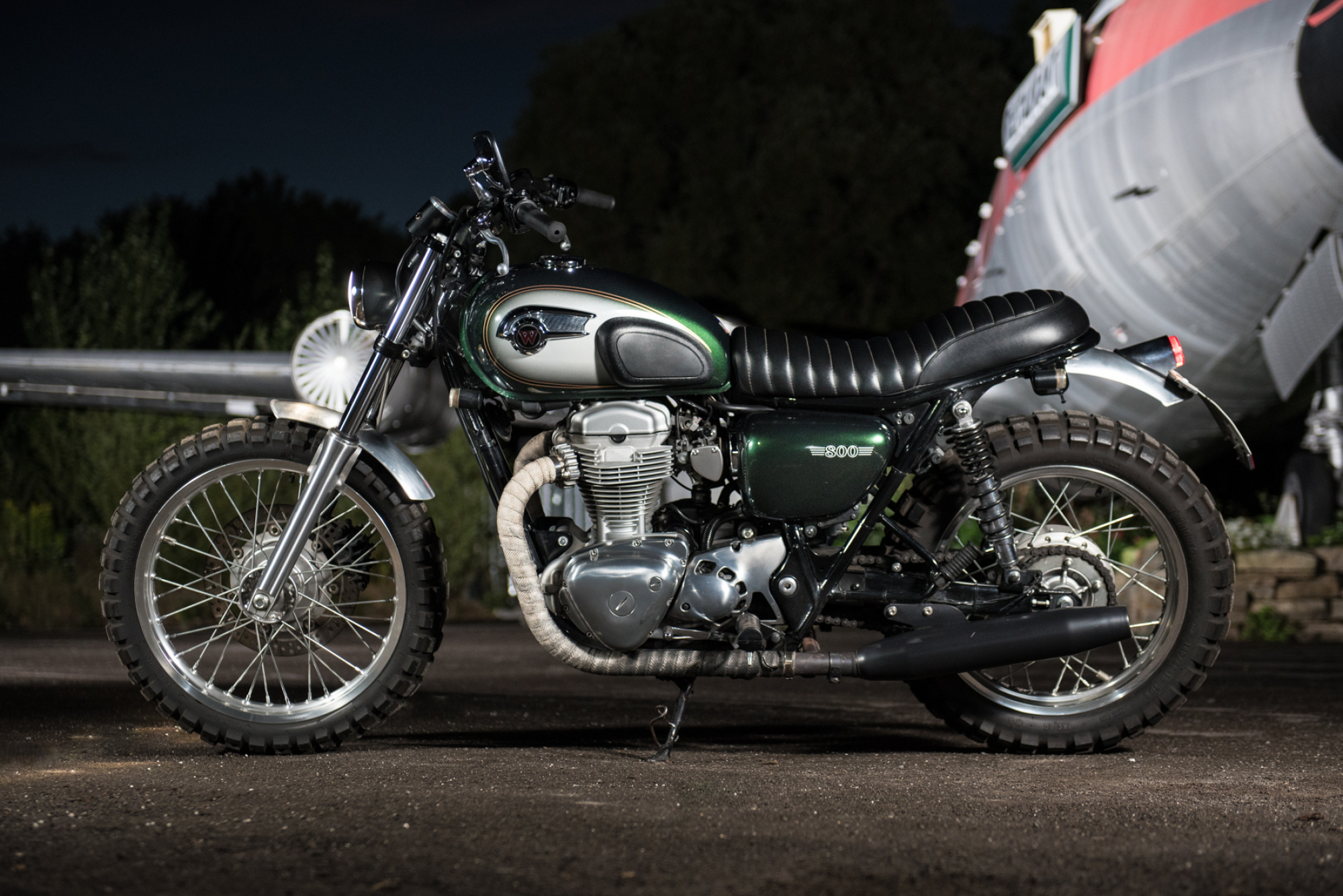 Kawasaki W800, Retro scrambler style, Classic design, Nostalgia on wheels, 2000x1340 HD Desktop