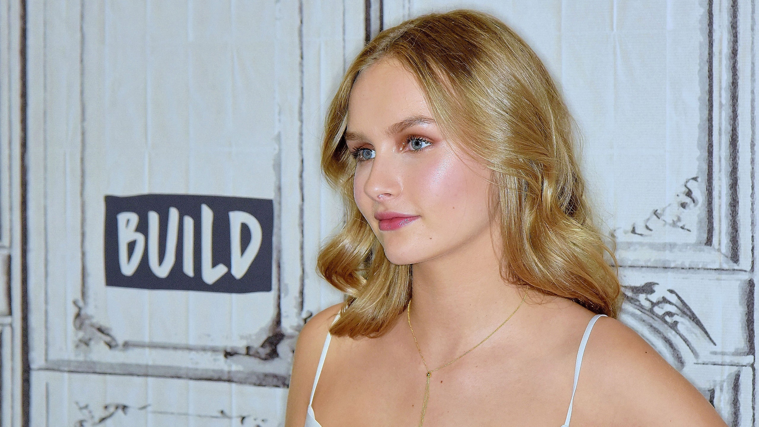 Olivia DeJonge, Movies, Actress, Beautiful, 2560x1440 HD Desktop