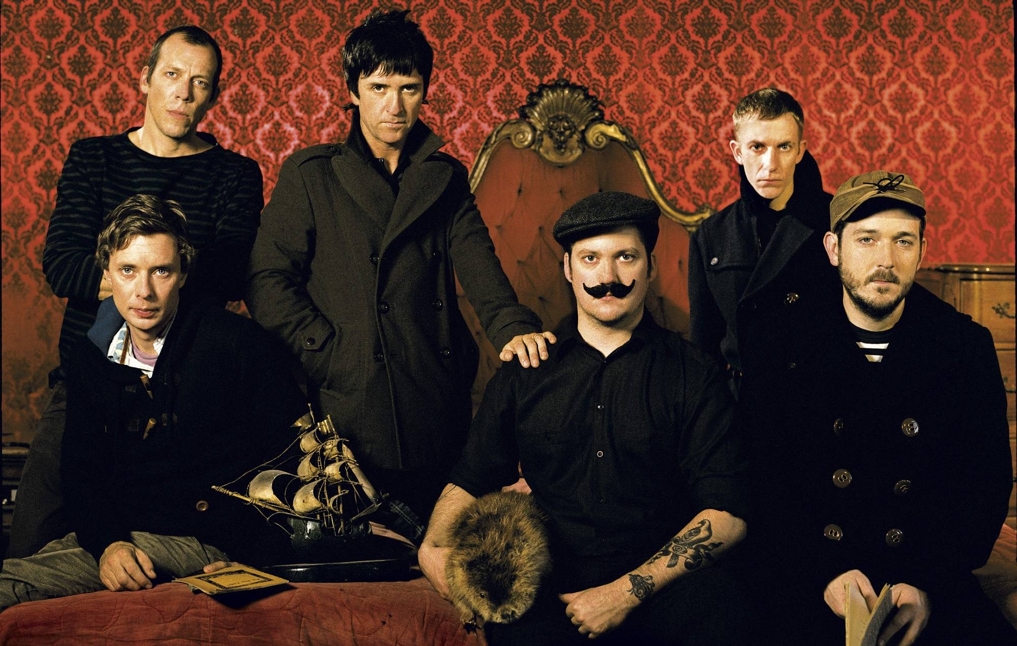 Modest Mouse band, Johnny Marr, 2000x1270 HD Desktop