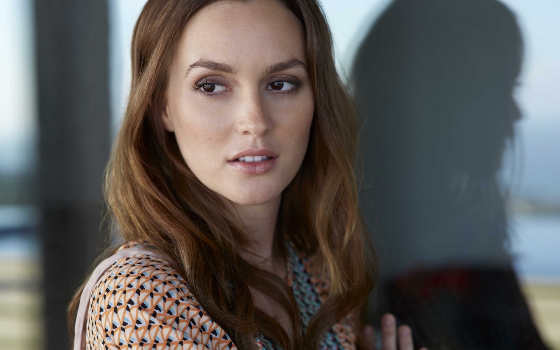 Leighton Meester Portrait Smile, Hollywood Photosession, 1920x1200 HD Desktop