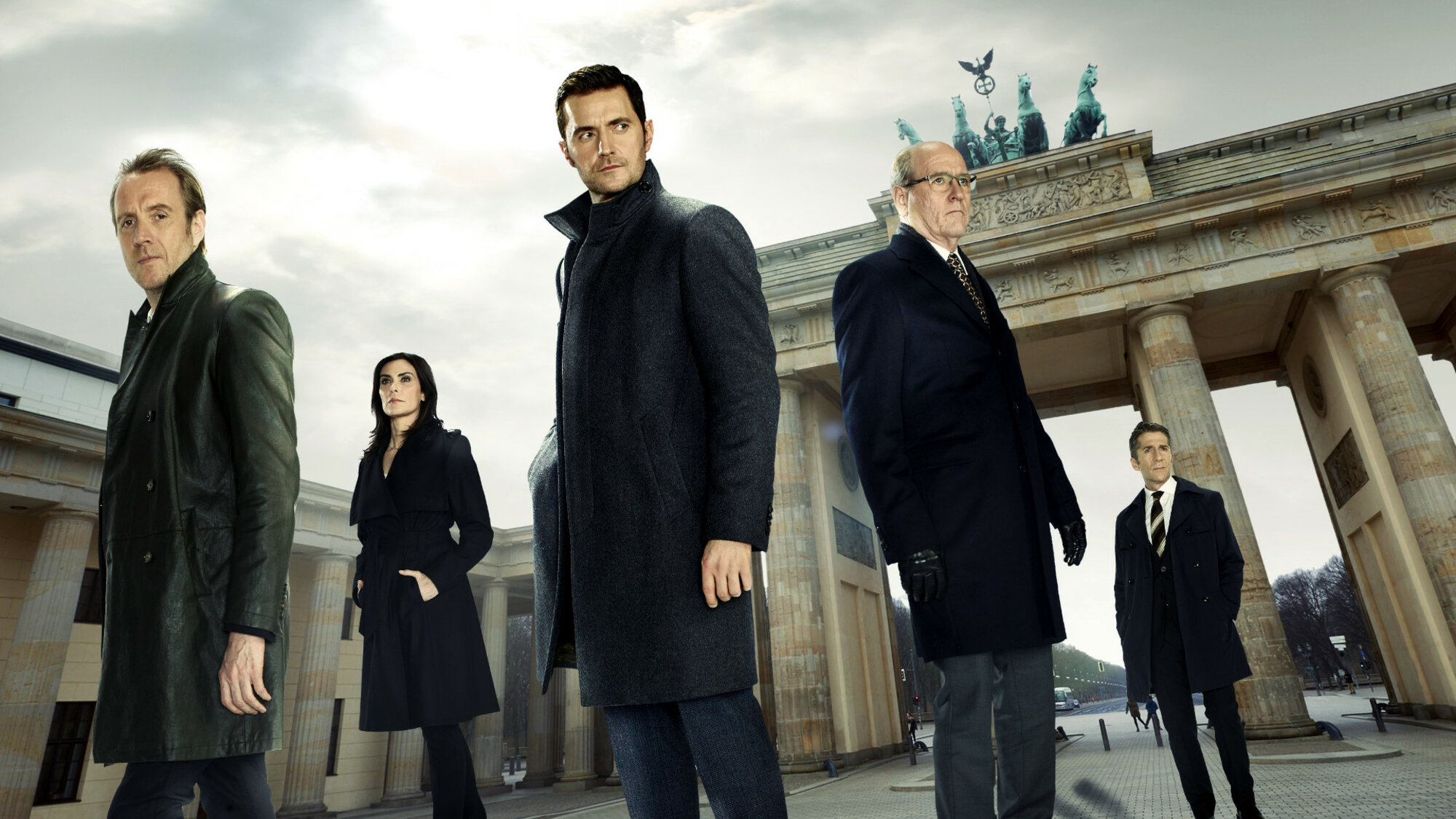 Rhys Ifans, Berlin station, Episodenguide, News, 2000x1130 HD Desktop