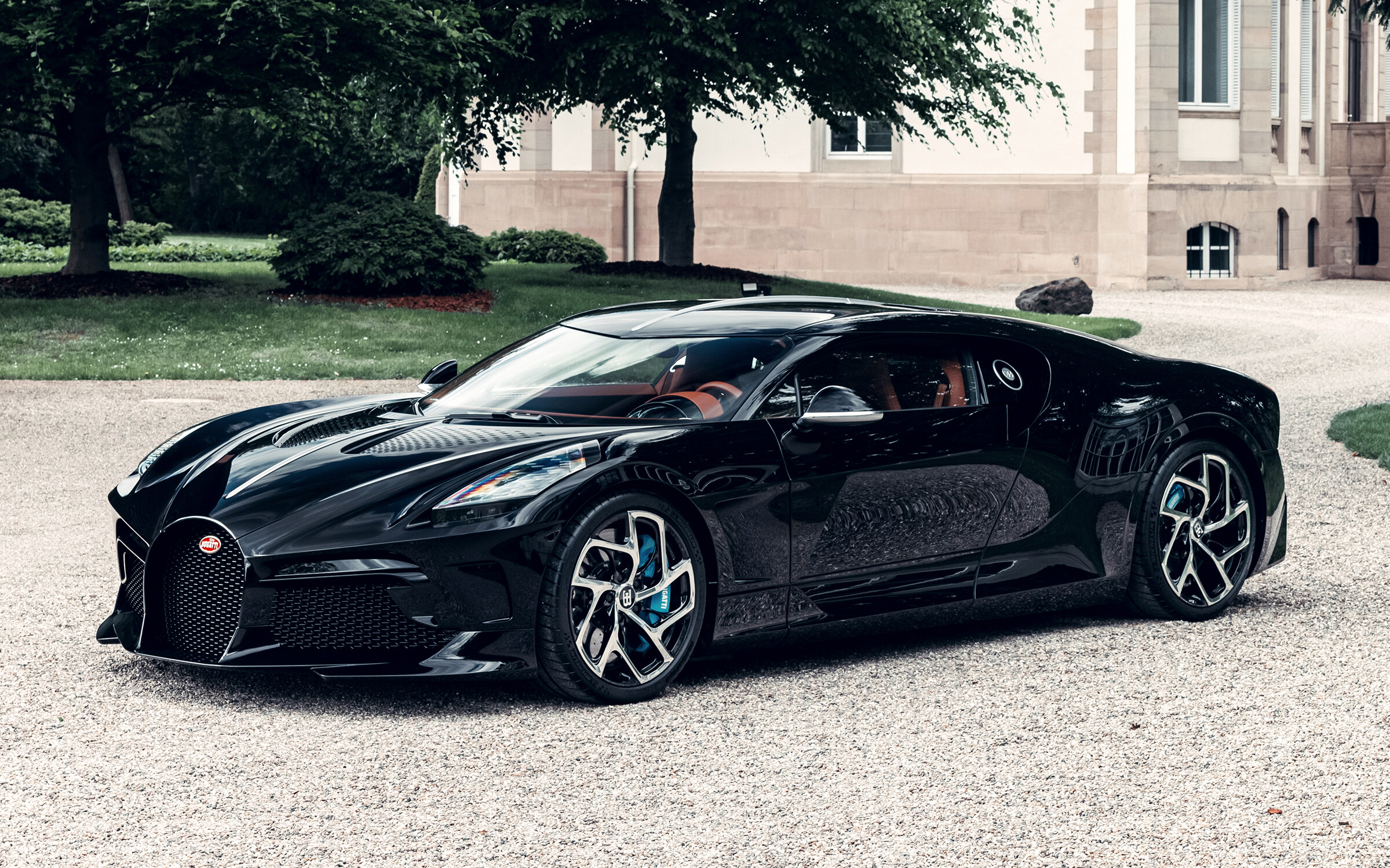 Bugatti La Voiture Noire, Gearmoose feature, Automotive excellence, Luxury car profile, 2400x1500 HD Desktop