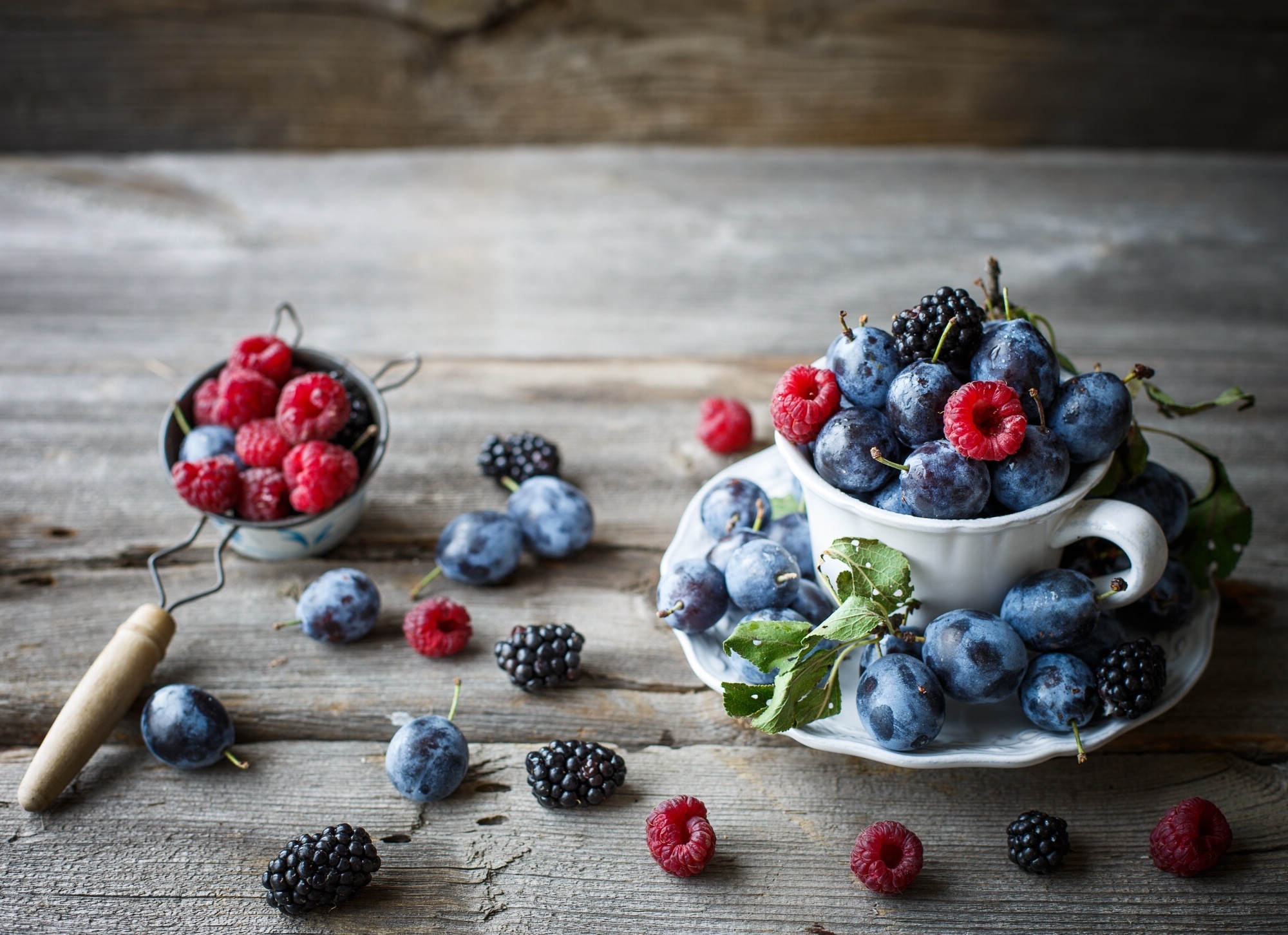 Vibrant berries, Beautiful backgrounds, Nature's sweetness, Bursting with goodness, 2000x1460 HD Desktop