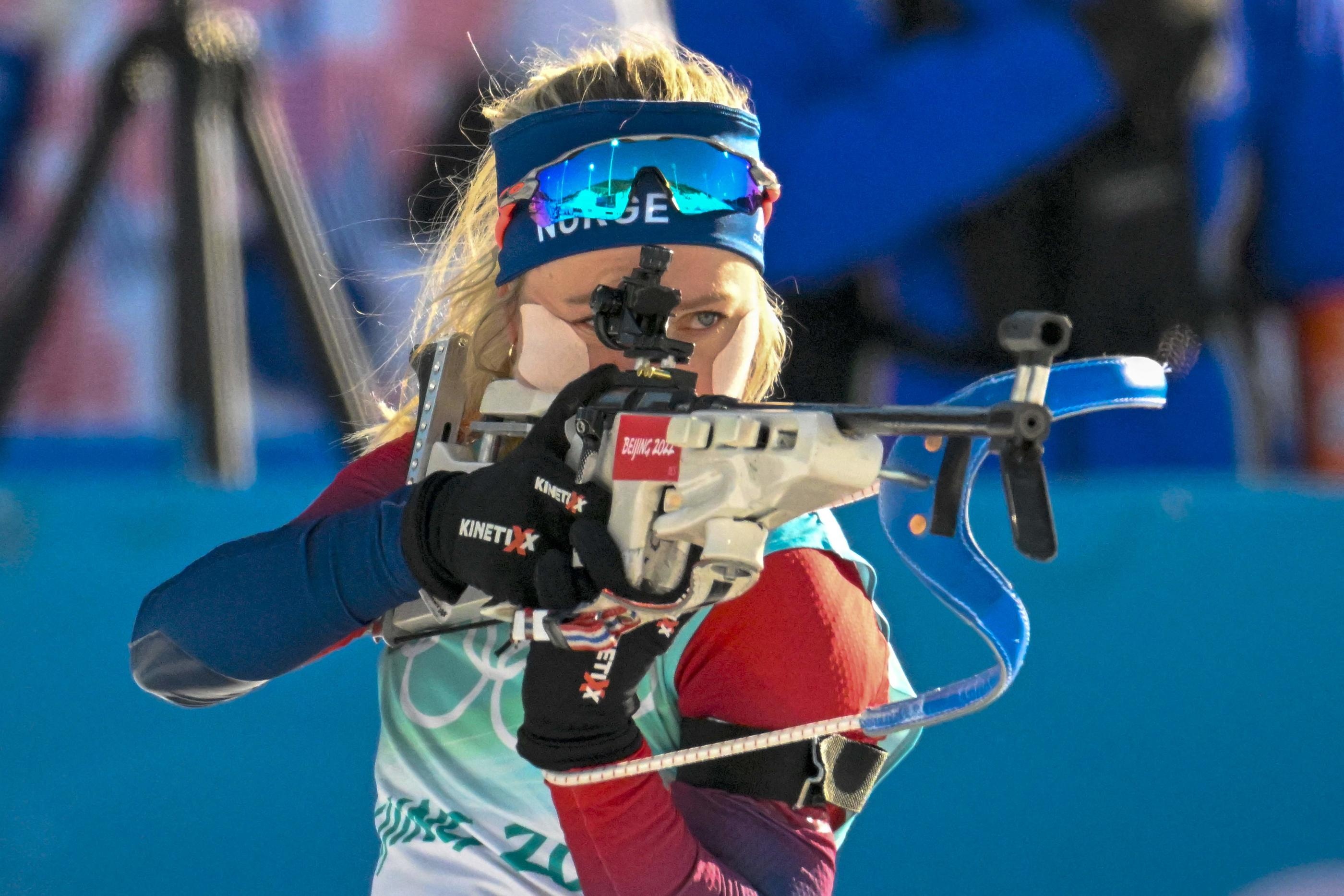 Tiril Eckhoff, Parkinson-like tremors, Biathlete's despair, 2800x1870 HD Desktop